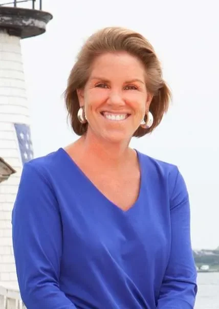 Amanda Wright, LICSW, woman in blue sweater on Nantucket