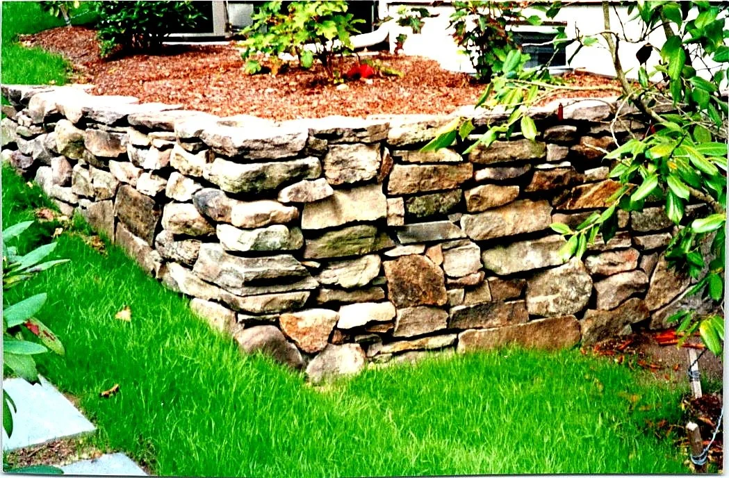 stone_focus_Wall 10.jpg