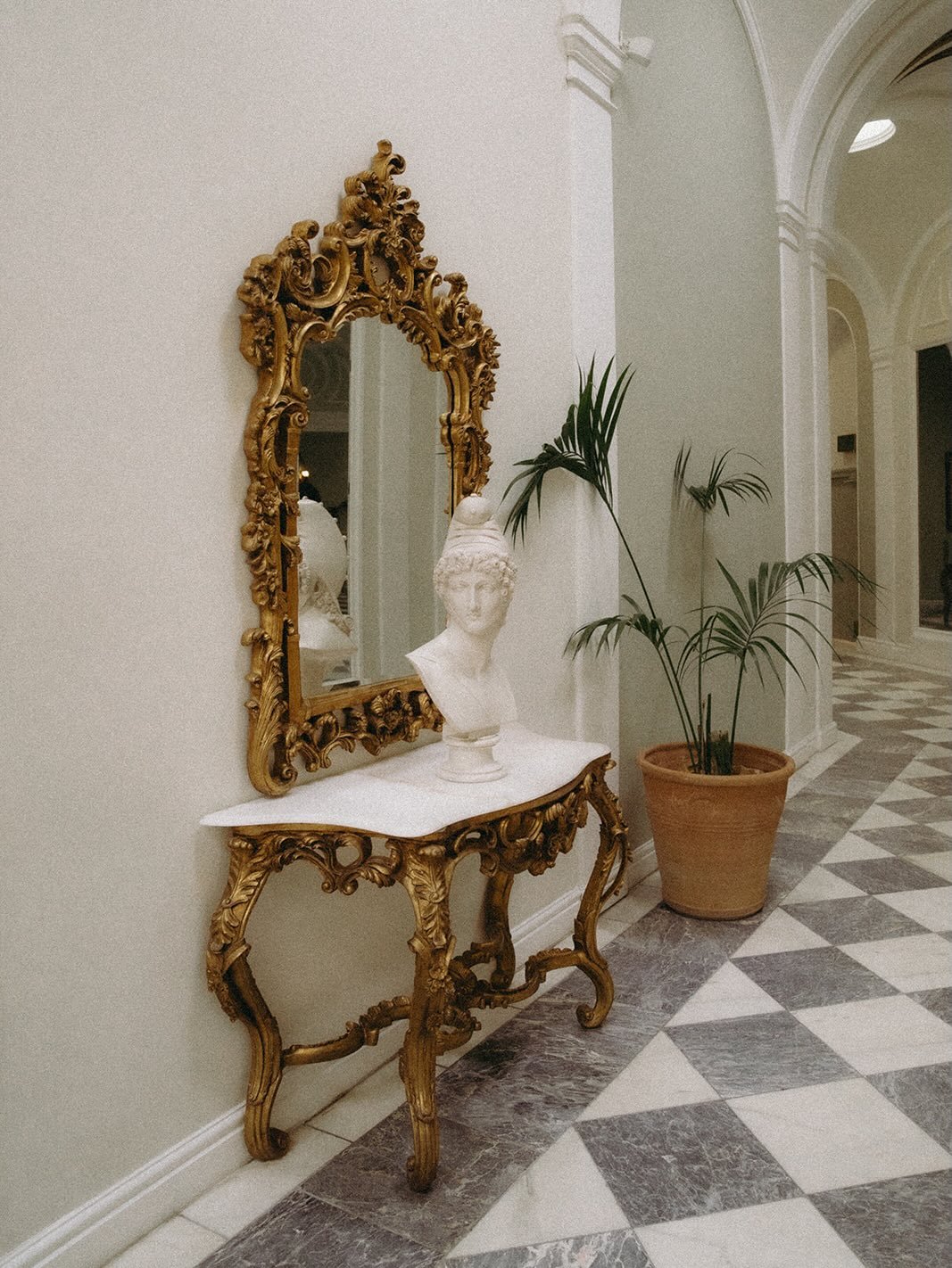 A little moment on my grid for the grandness of Lartington Hall and some of its beautiful spaces. 

I adore this venue for every corner or corridor is portrait worthy!