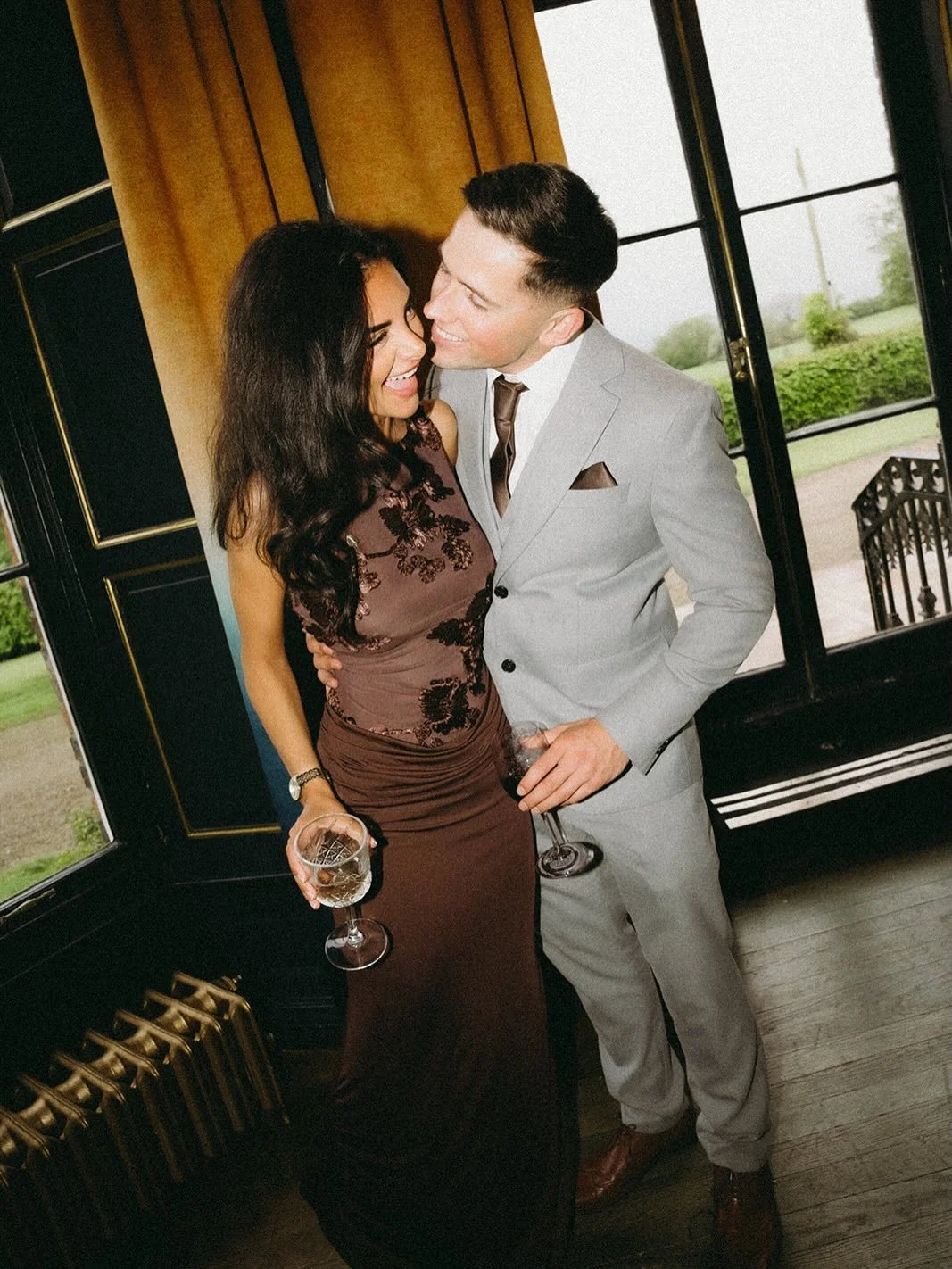 A handful of evening shenanigans at Emily and Toms amazing day @solbergehall 

I love hanging out with your guests and getting to know them across the day, they let their hair down with me and invite me into their space as if I was a guest and that w