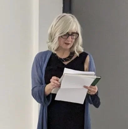 Irish Author Amanda Bell reading an exerpt from one of her books