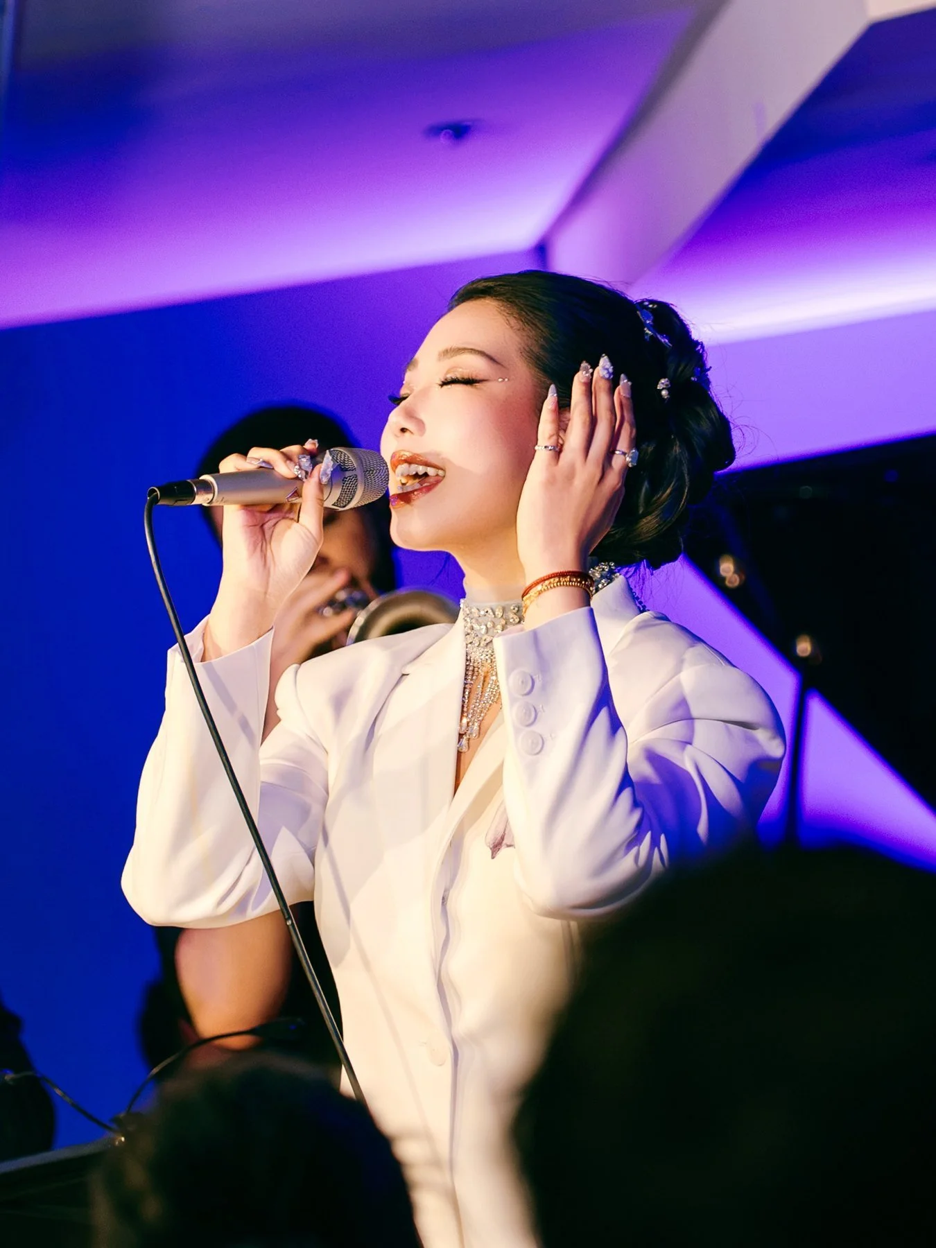 Live performance photograph illustrating showcase activity.