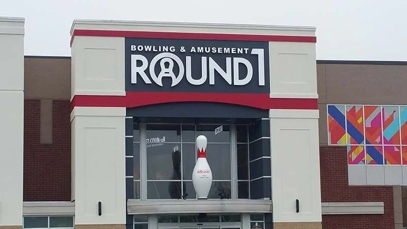 Round 1 at the Maine Mall, South Portland, Maine