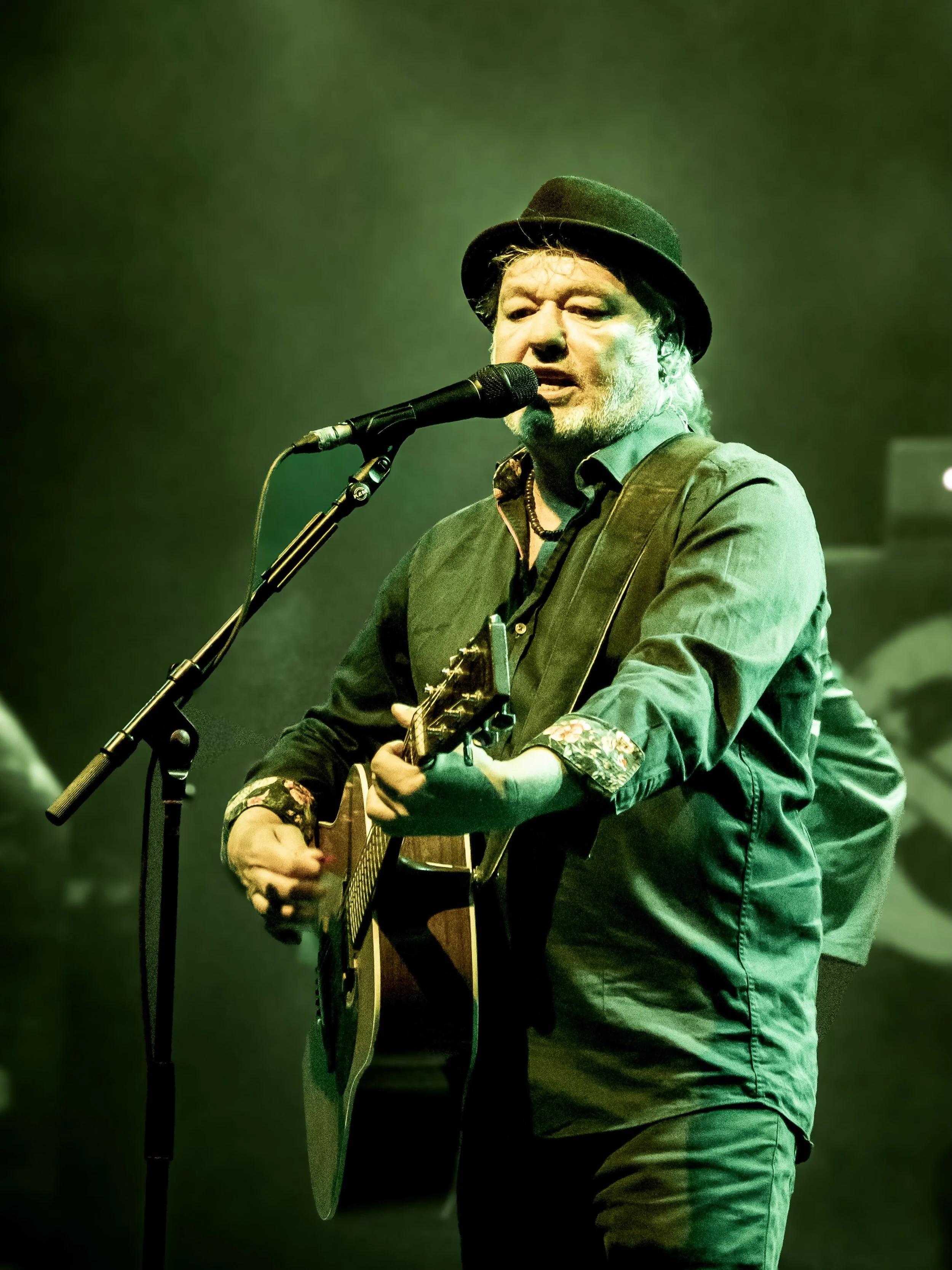 Couple of nice shots of Mark and Jeremy @levellersofficial from last week @officiallcr (4.6.26). So good to hear the songs from Levelling the Land live, 35 years after I fell in love with this album. #levellers #concert #musicphotography #indie #folk