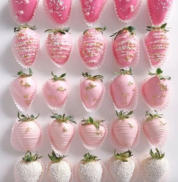 The Gilded Pearl Berry (Chocolate-Covered Strawberries): Individual Confections