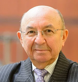 Luis Gallegos headshot