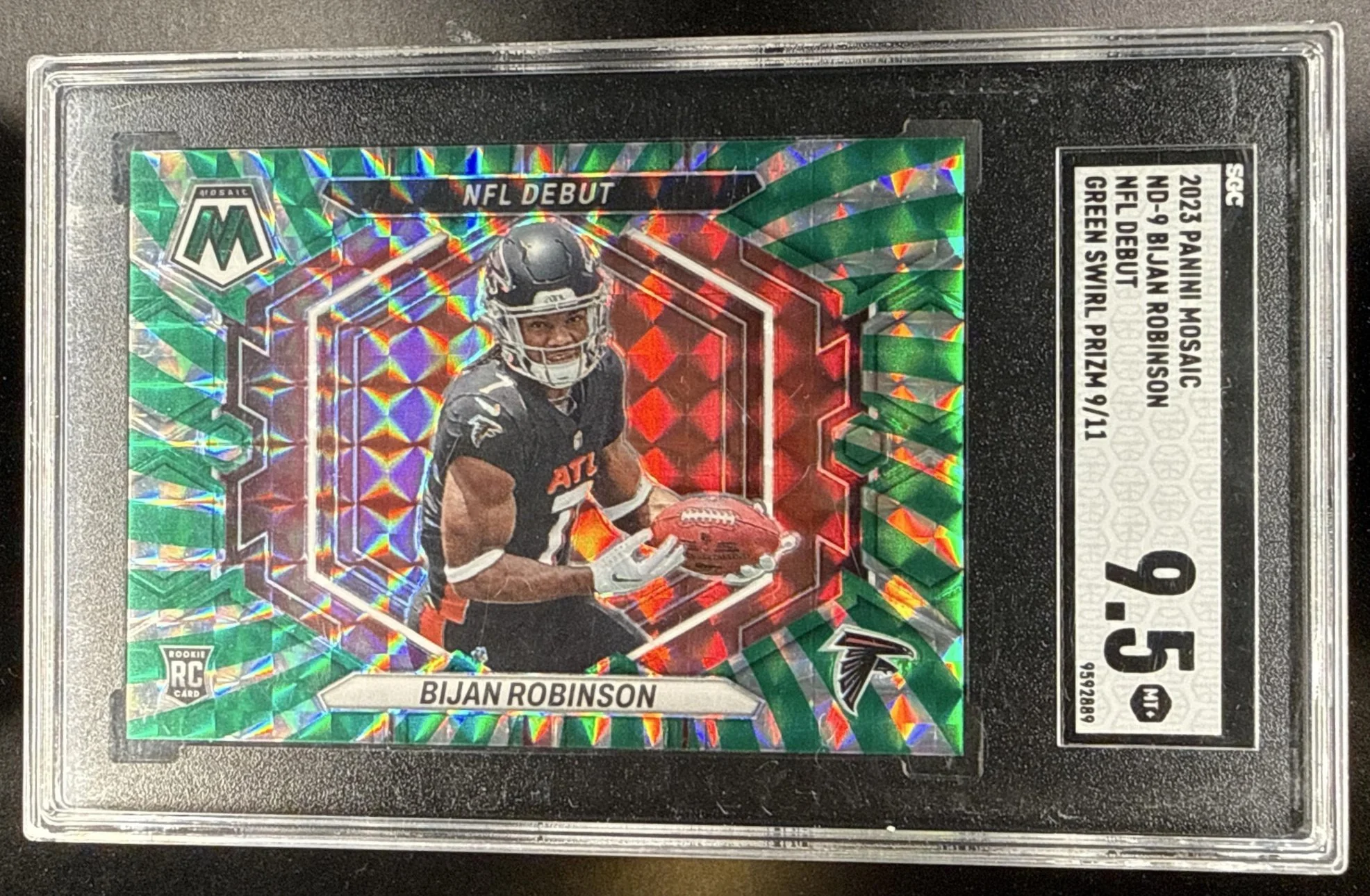 017_2023_PANINI_MOSAIC_ND_P_BRJAN_ROBINSON_ROOKIE_11_SGC_9_5.jpg