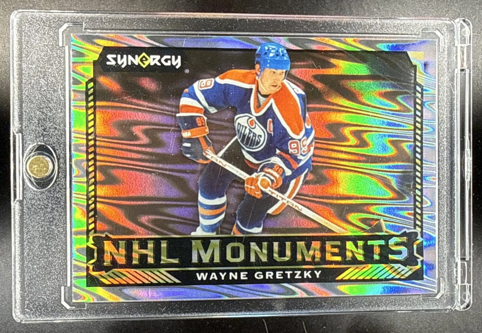 281_2024-25_UPPER_DECK_SYNERGY_WAYNE_GRETZKY_M-11_MONUMENTS_OILERS.jpg
