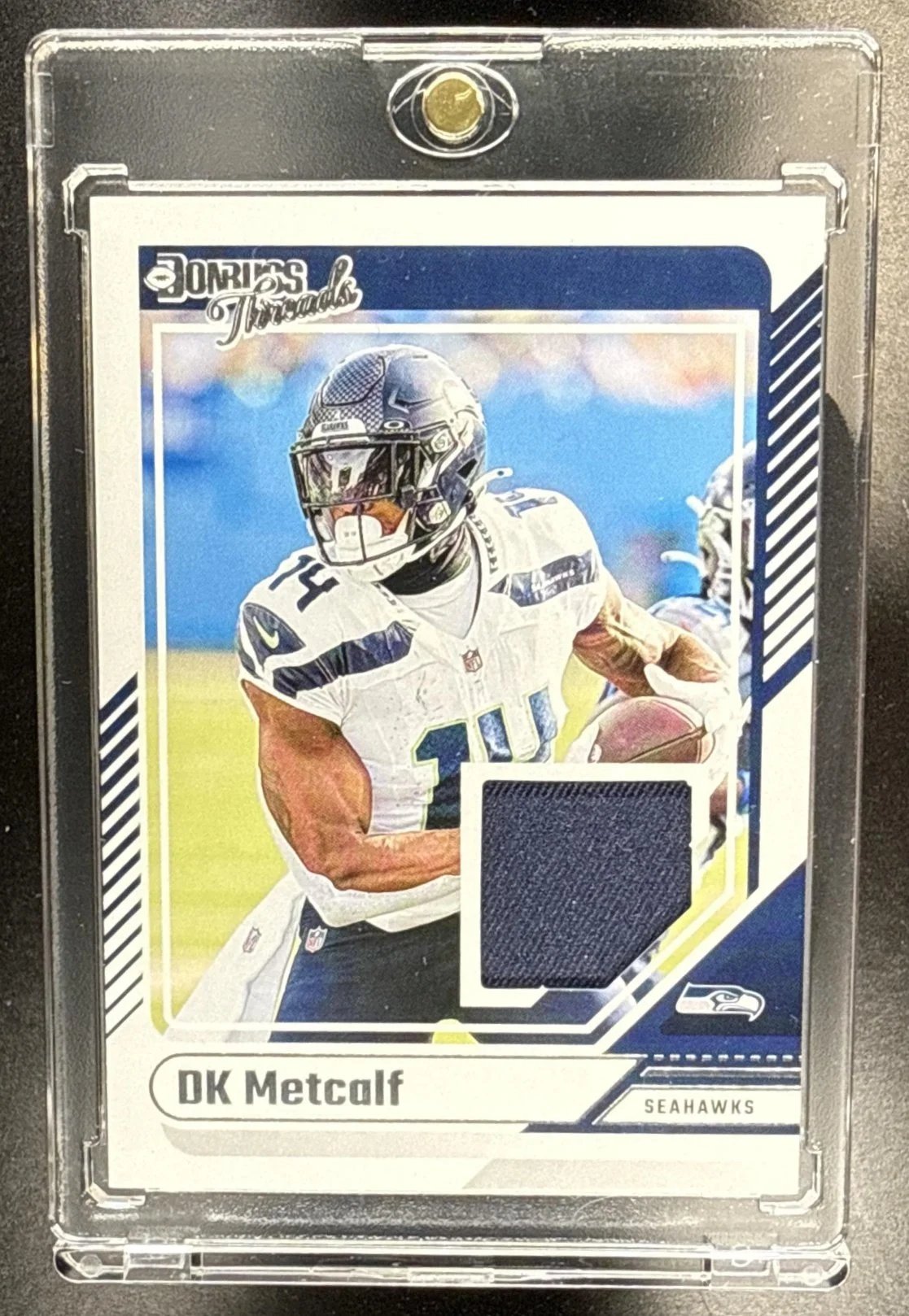 137_2024_PANINI_DONRUSS_DK_METCALF_DTH_DKM_THREADS_PATCH_SEAHAWKS.jpg