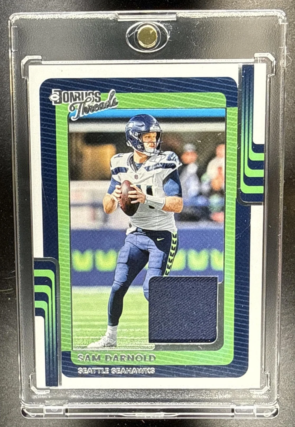 062_2025_PANINI_DONRUSS_SAM_DARNOLD_DTH_SDD_THREADS_SEAHAWKS.jpg