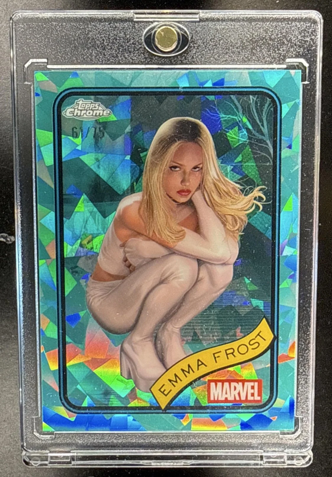 026_2025_TOPPS_CHROME_MARVEL_SAPPHIRE_EMMA_FROST_147.jpg