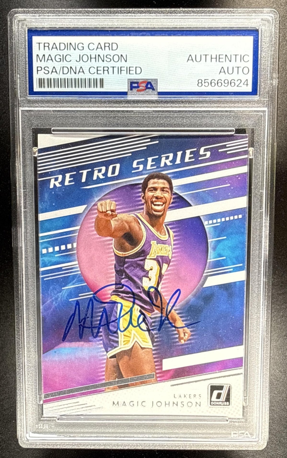 086_2020_21_PANINI_DONRUSS_MAGIC_JOHNSON_27_RETRO_SERIES_LAKERS_PSA_IP_AUTO.jpg