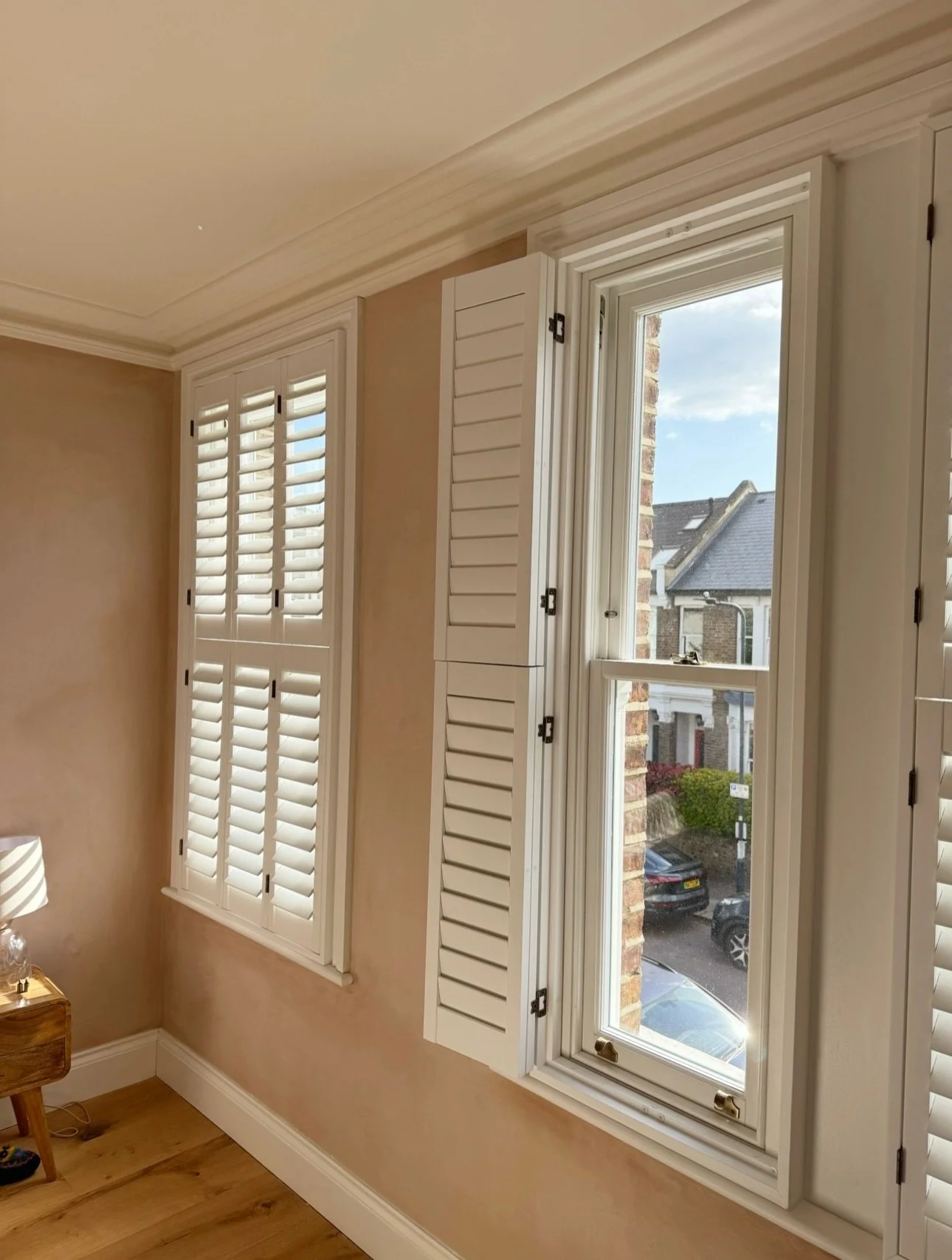 A wall full of Tier-on-Tier shutters! ✨

From letting the morning light come in, to creating privacy when you need it, shutters give you the flexibility to change the light throughout the day.

Open, closed or somewhere in between, you have complete 