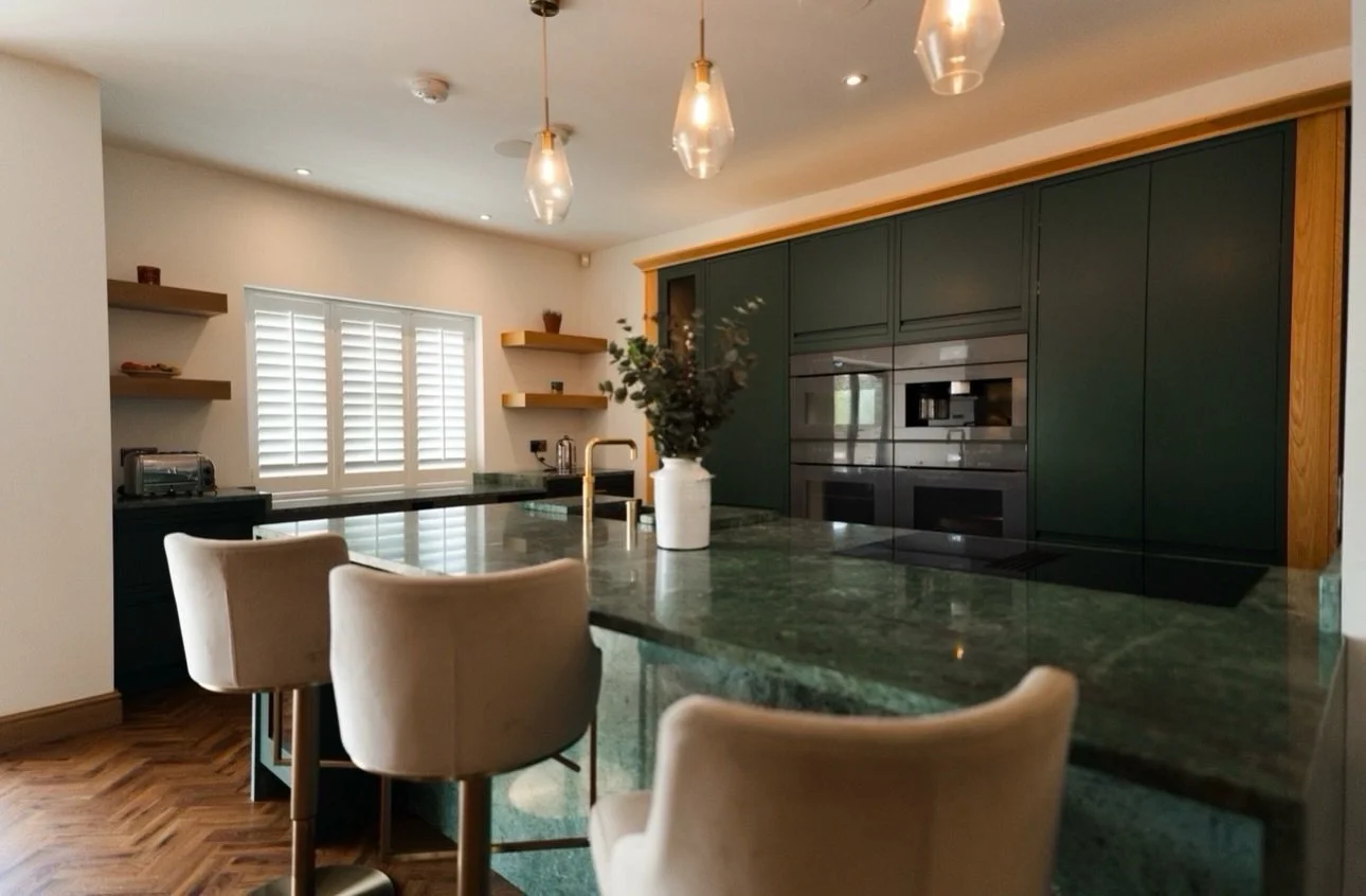 A kitchen of dreams, finished with shutters✨

As this kitchen is set within a historic home that&rsquo;s been renovated, our customer wanted the perfect balance between traditional and contemporary for their shutters.

They opted for a Centre Tilt Ro