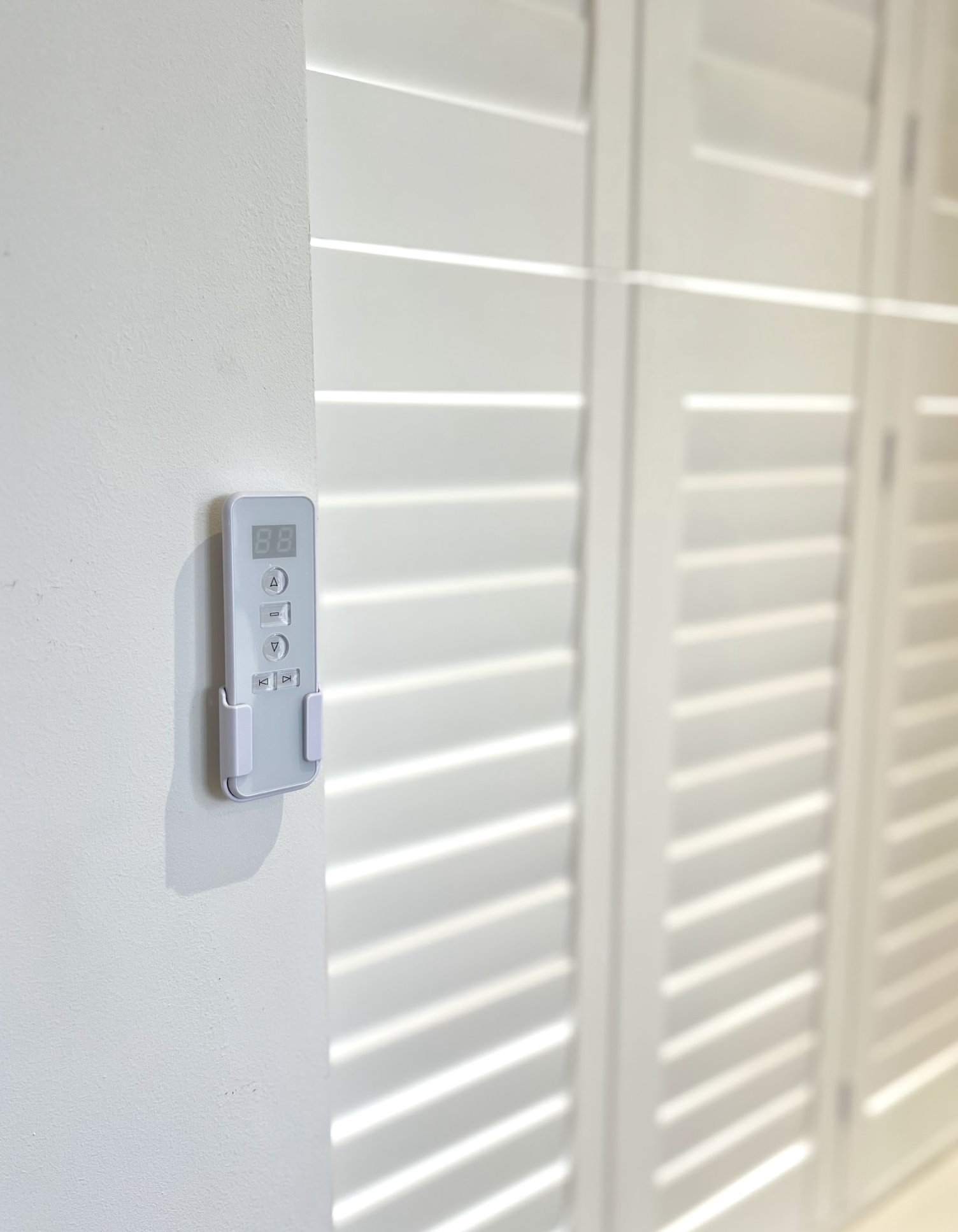 Electric shutter slats