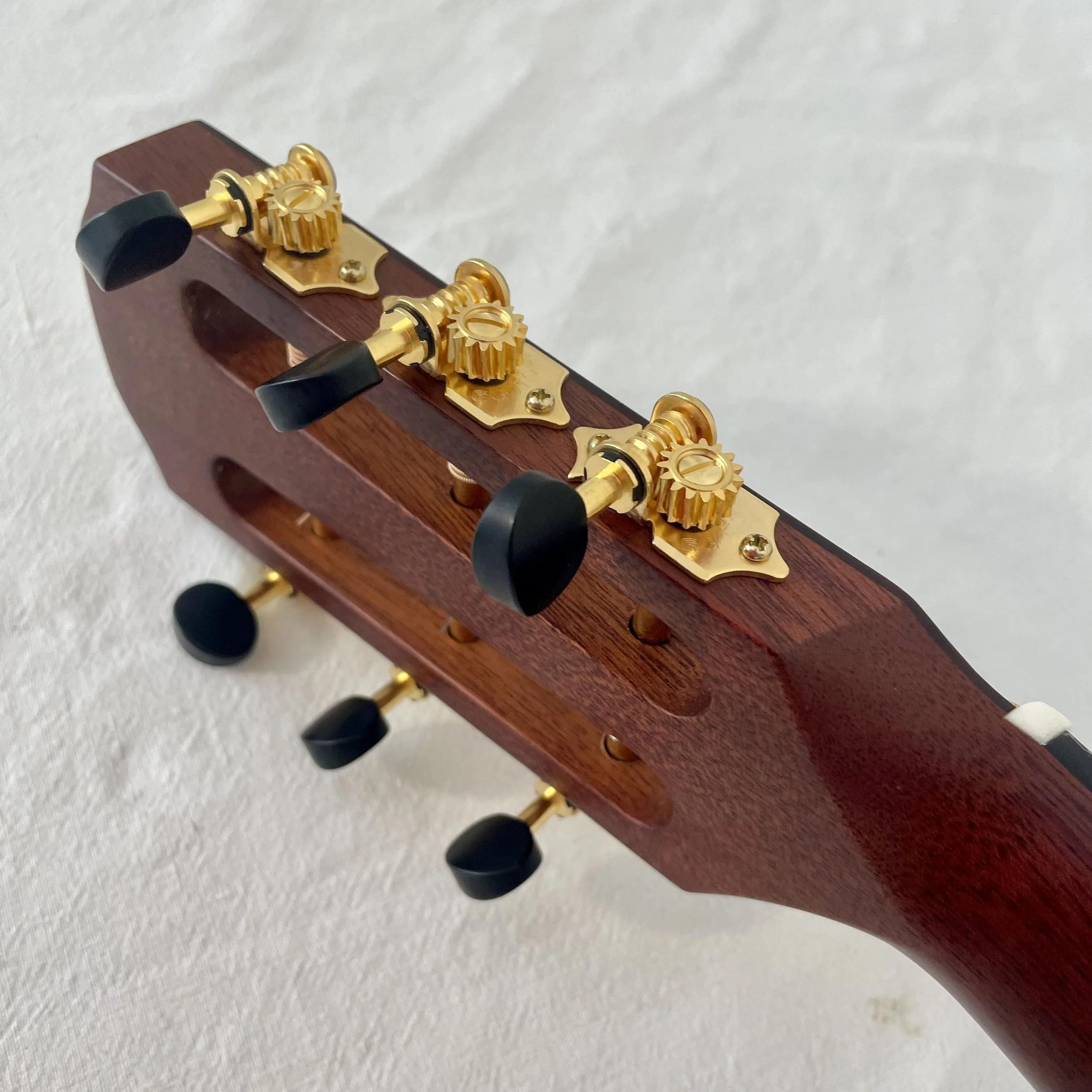 K-YAIRI-GUITARS- NYM90V-SB-headtstock.jpeg