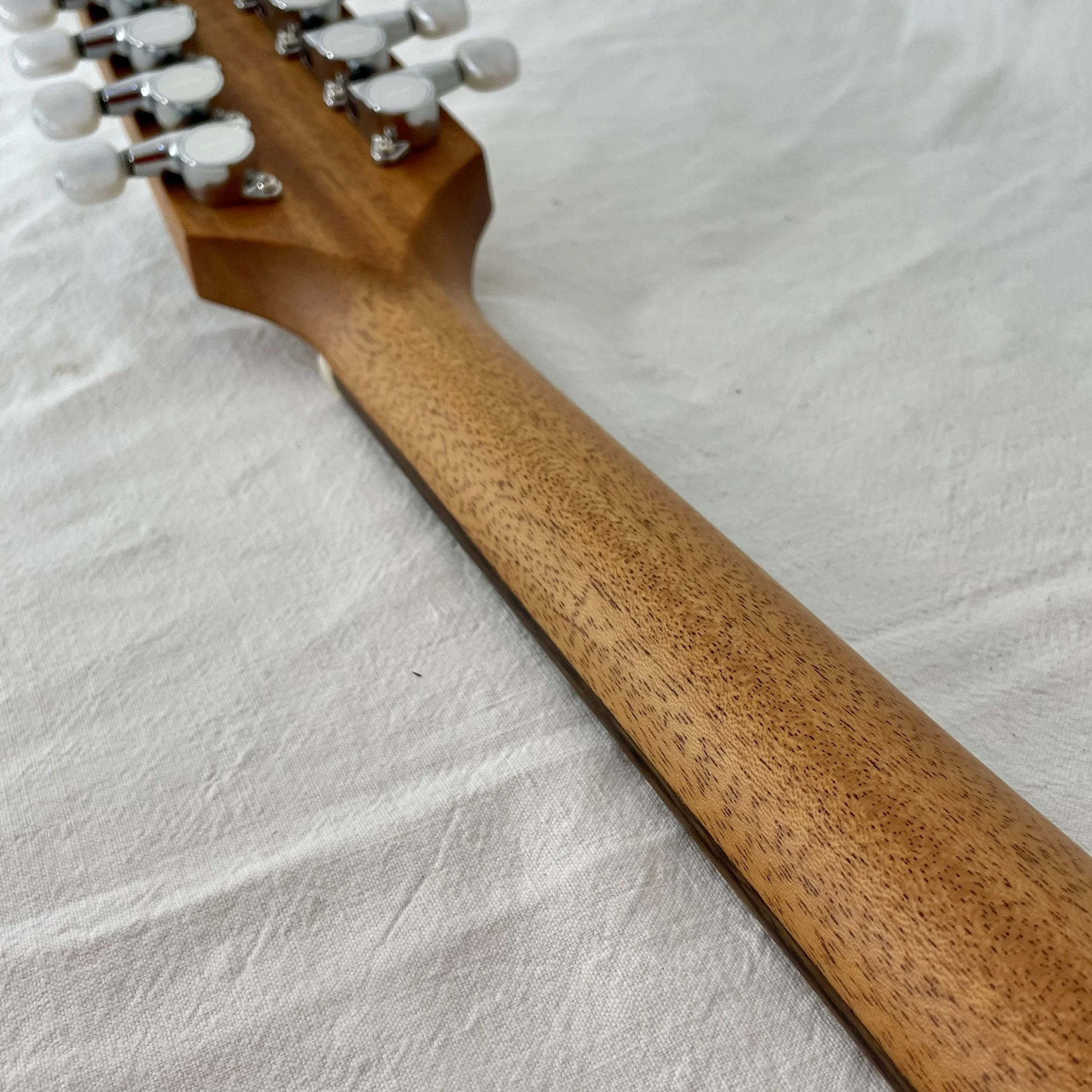 K-YAIRI-GUITAR- BOY-IRISH-BOUZOUKI-neck