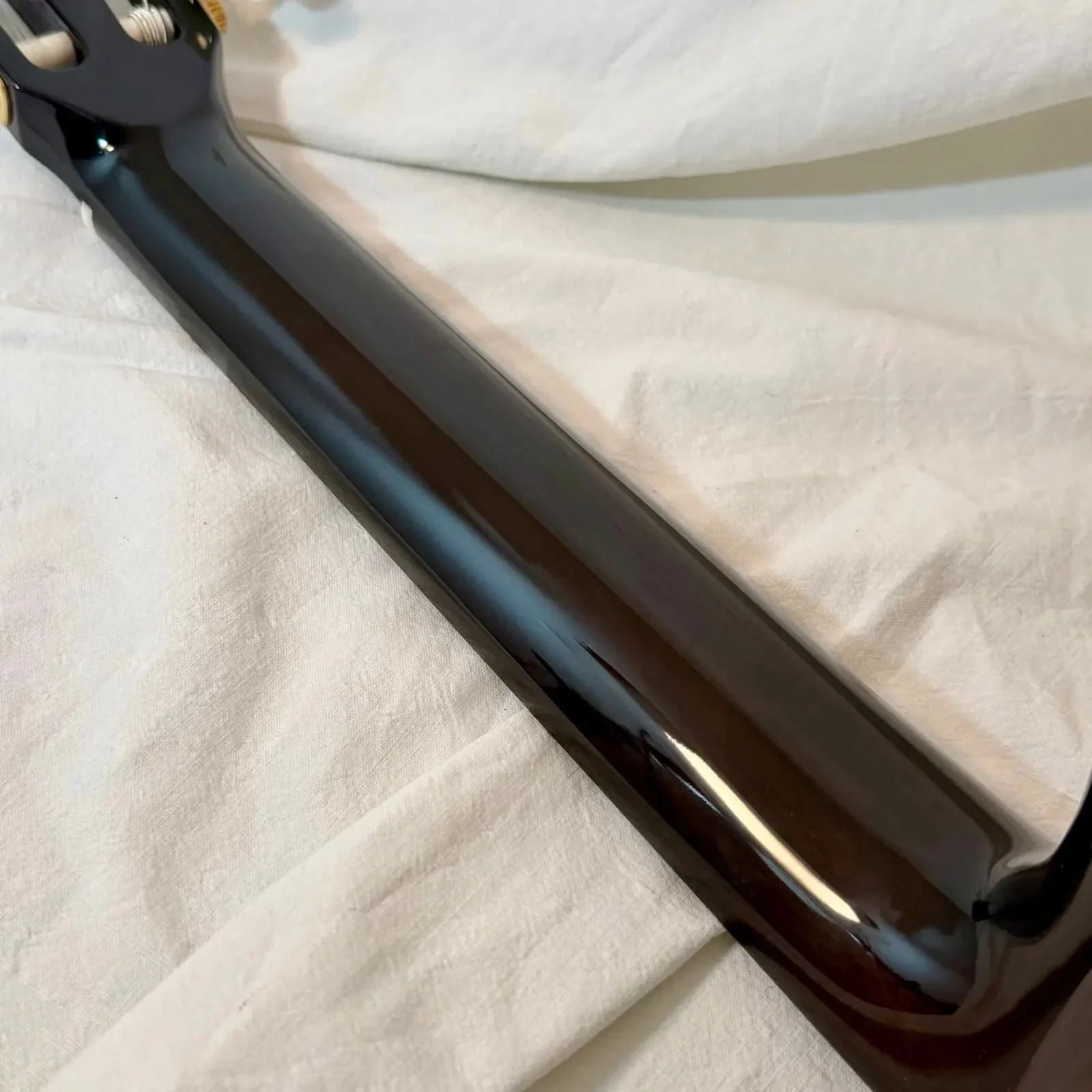 k-yairi-guitar-CYTMBK-dominic-miller-neck