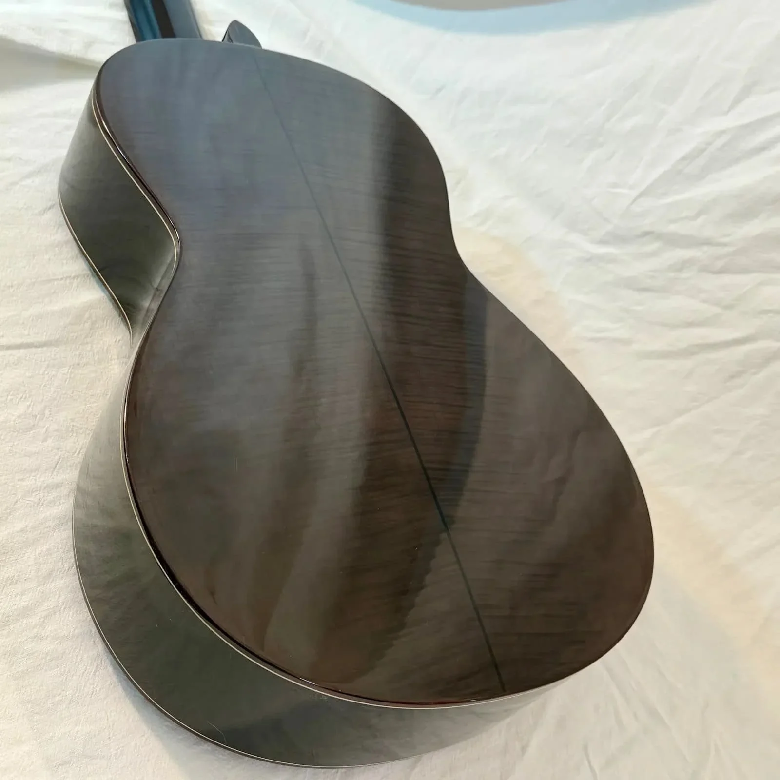 k-yairi-guitar-CYTMBK-dominic-miller-back1