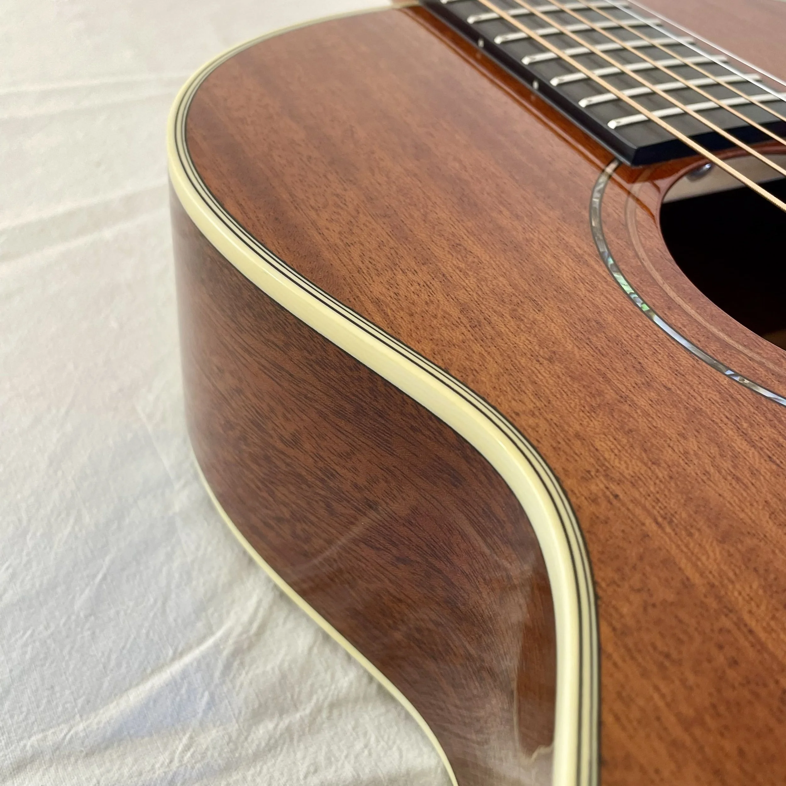 K-YAIRI-GUITAR-NYM90V-AM-side