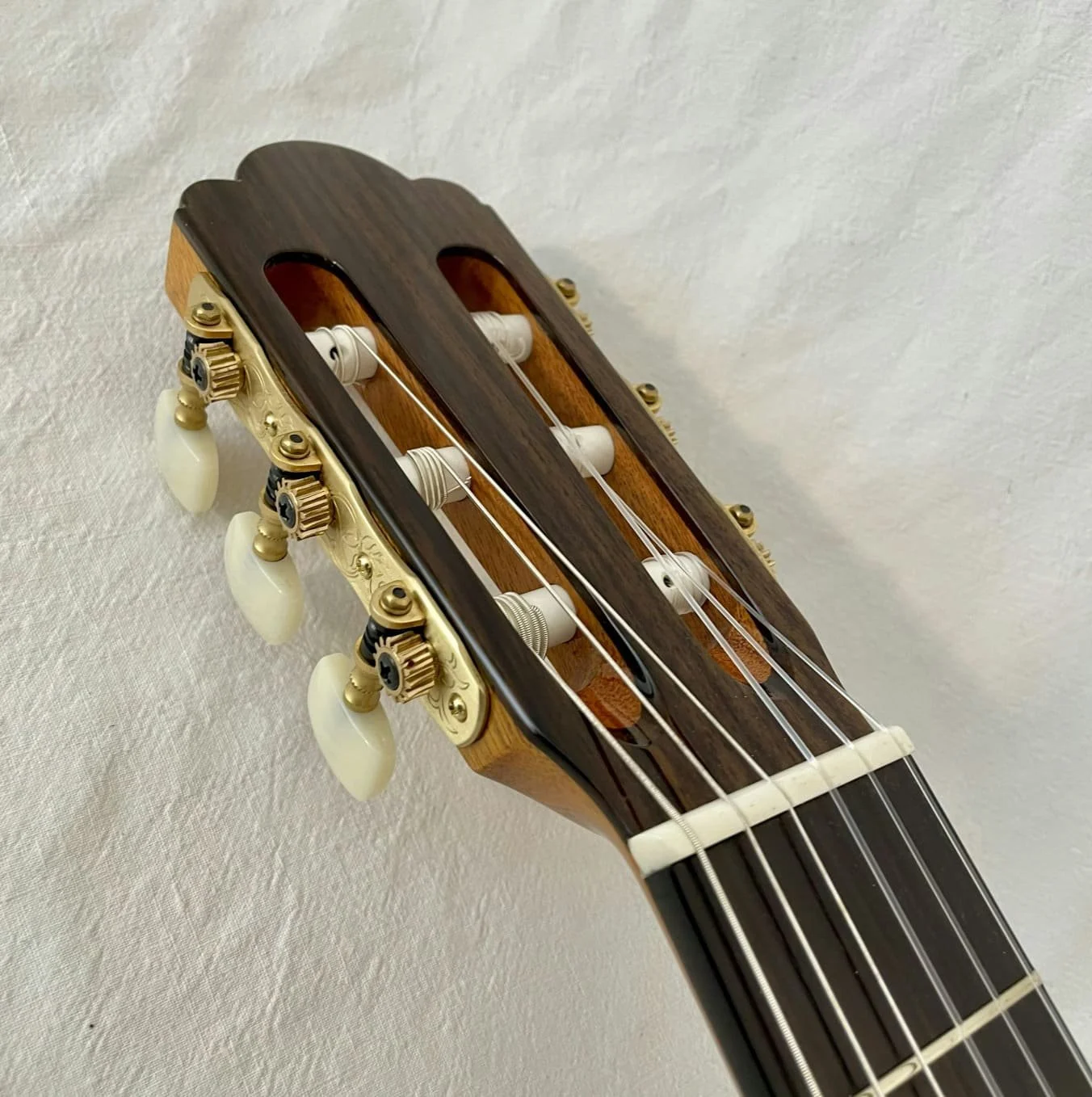 k-yairi-guitar-CYTM-dominic-miller-headstock