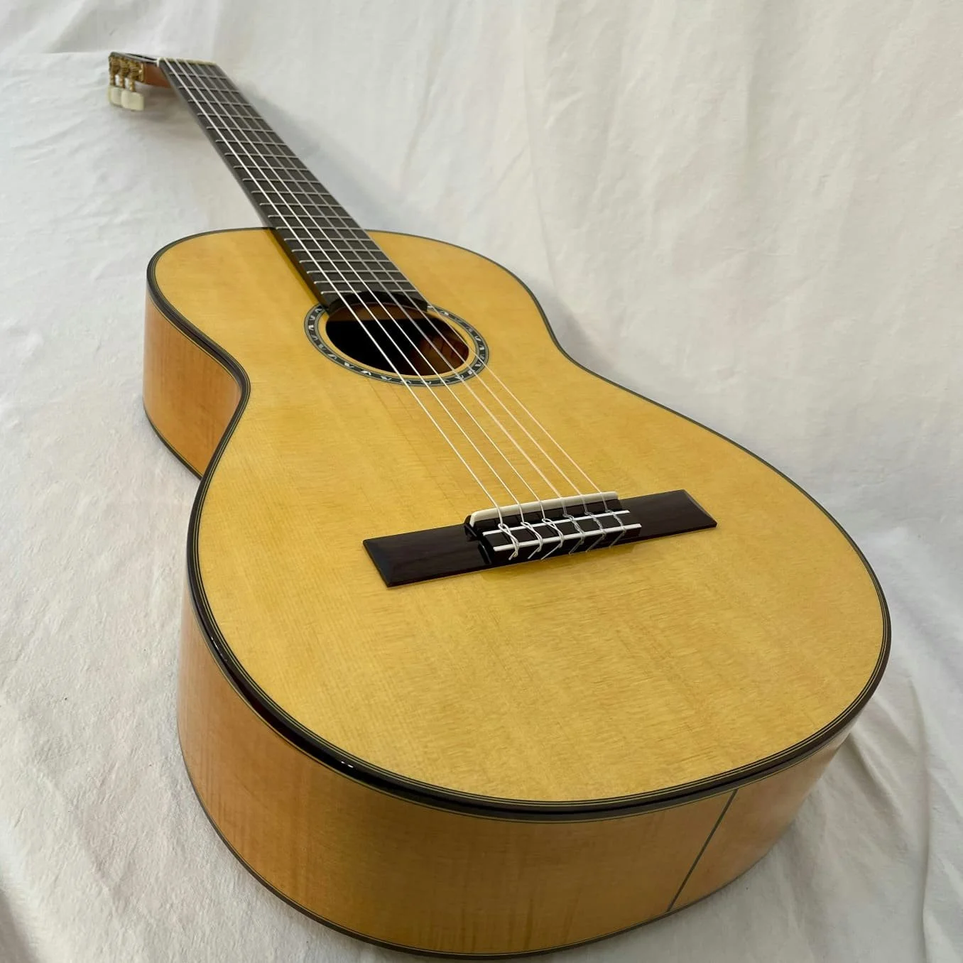 k-yairi-guitar-CYTM-dominic-miller-full