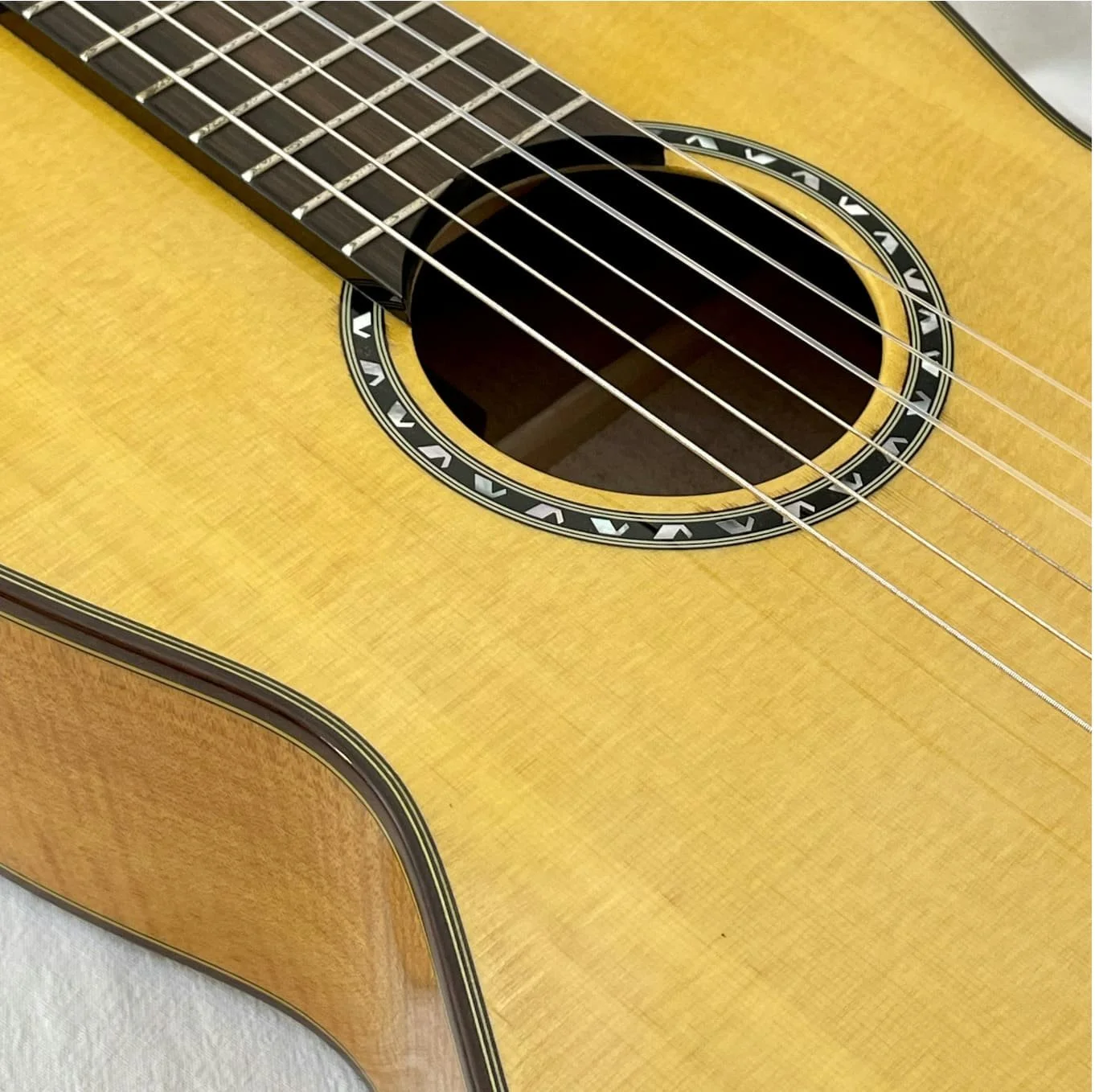 k-yairi-guitar-CYTM-dominic-miller-soundhole