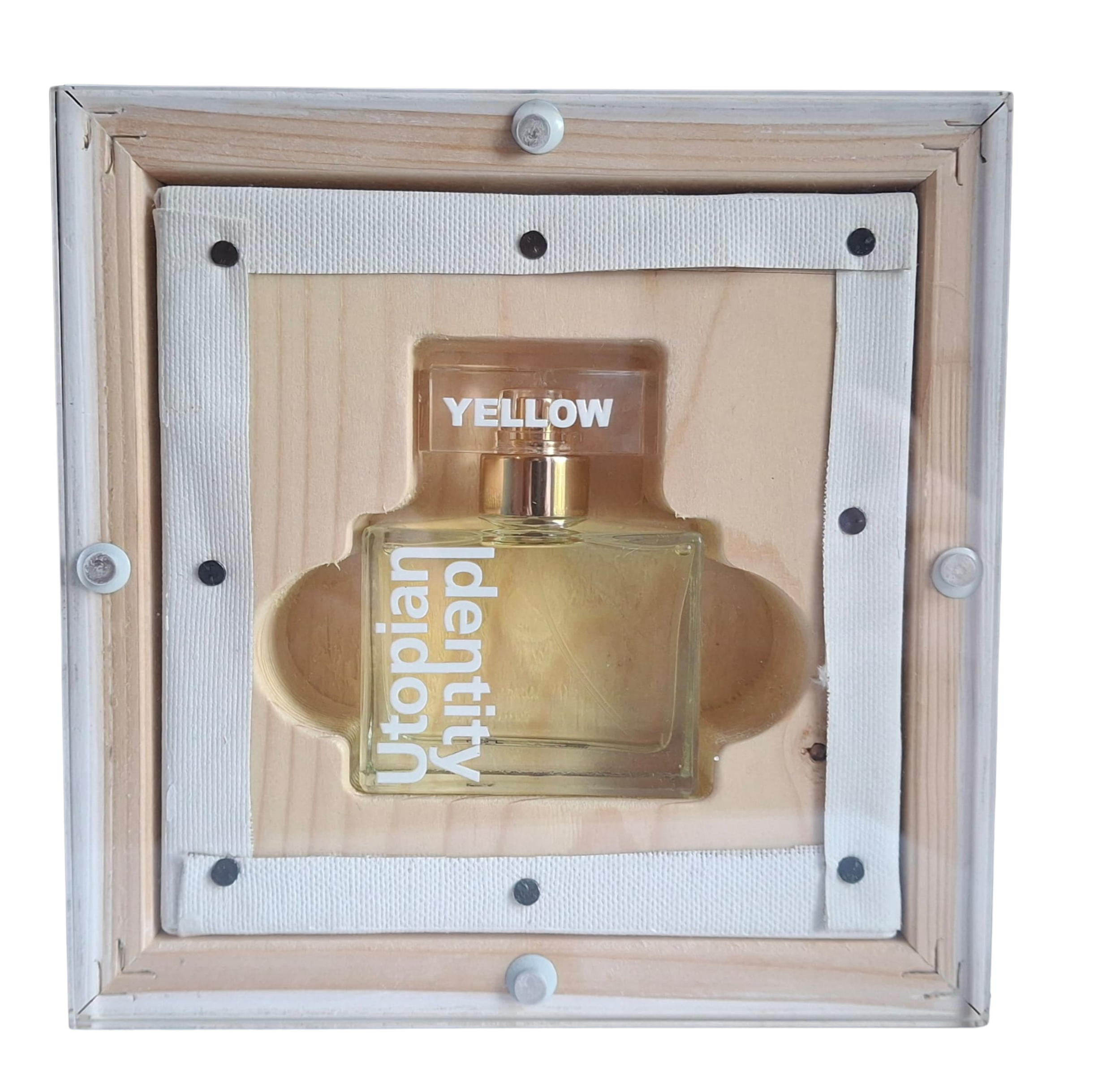 Utopian Identity - Yellow Creativity, flacone di profumo d'arte racchiuso nel telaio scultoreo in legno