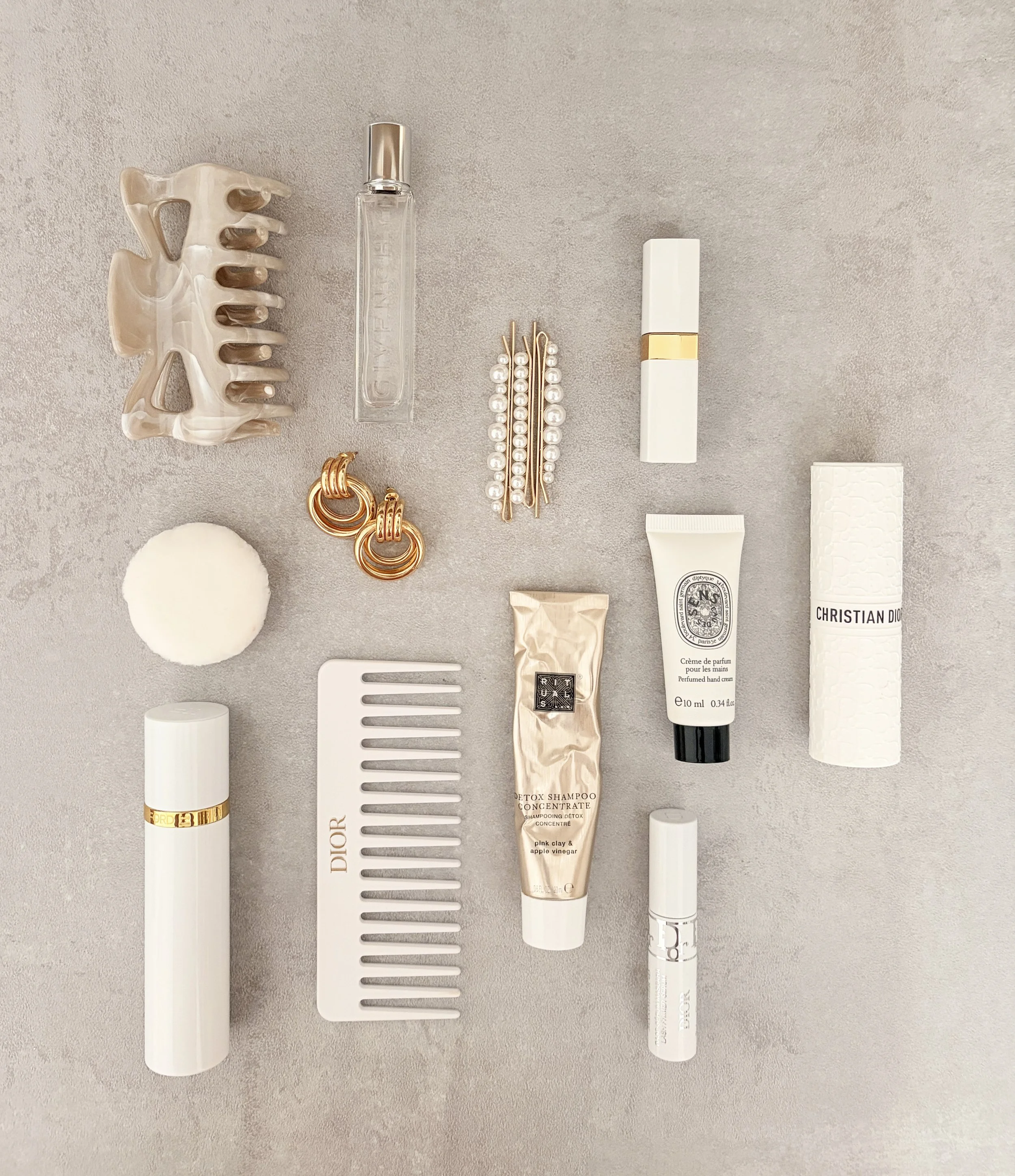 White and gold luxury flat lay- Kanika Kingshott.jpg