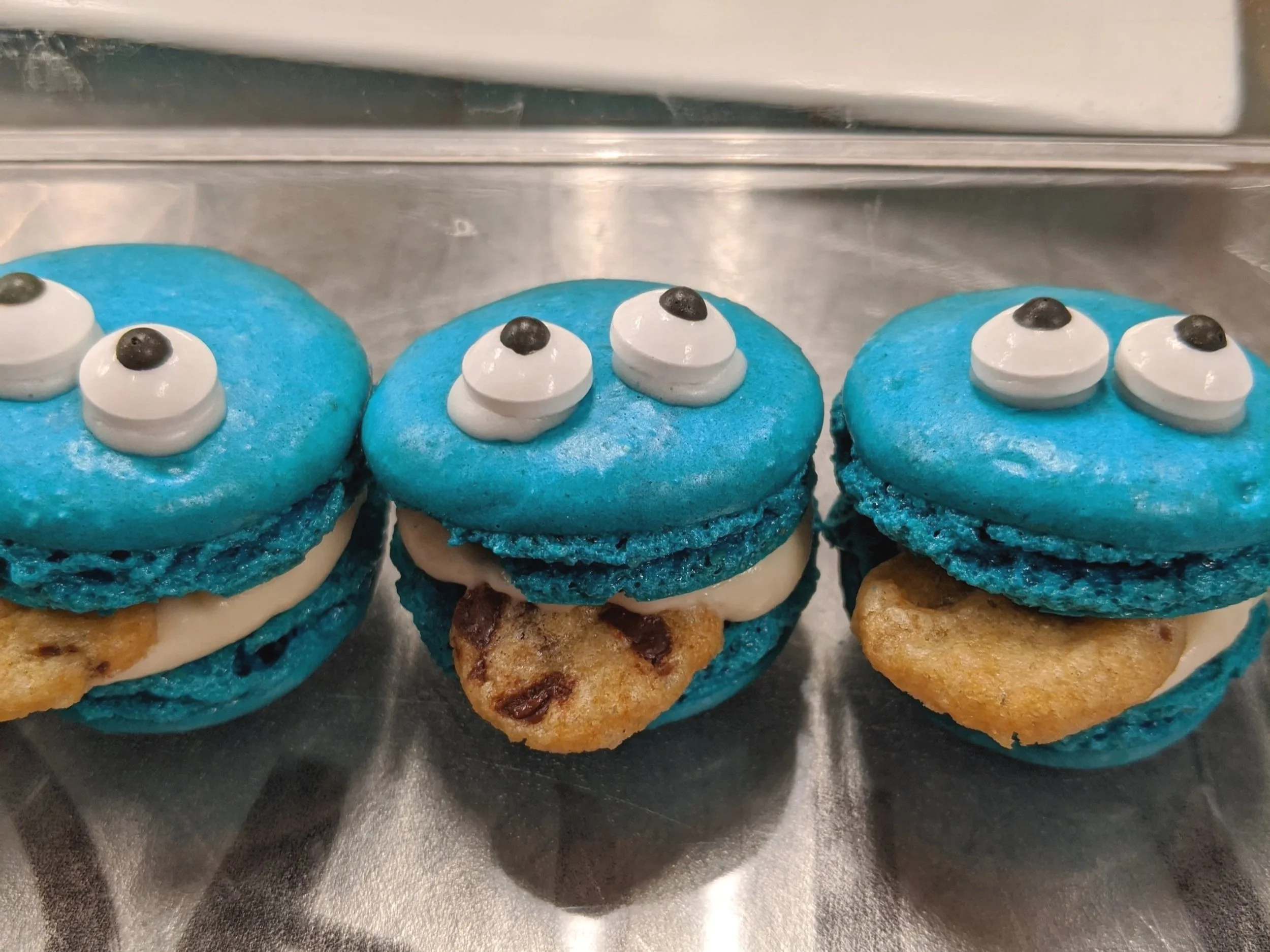Cookie Monster French Macarons