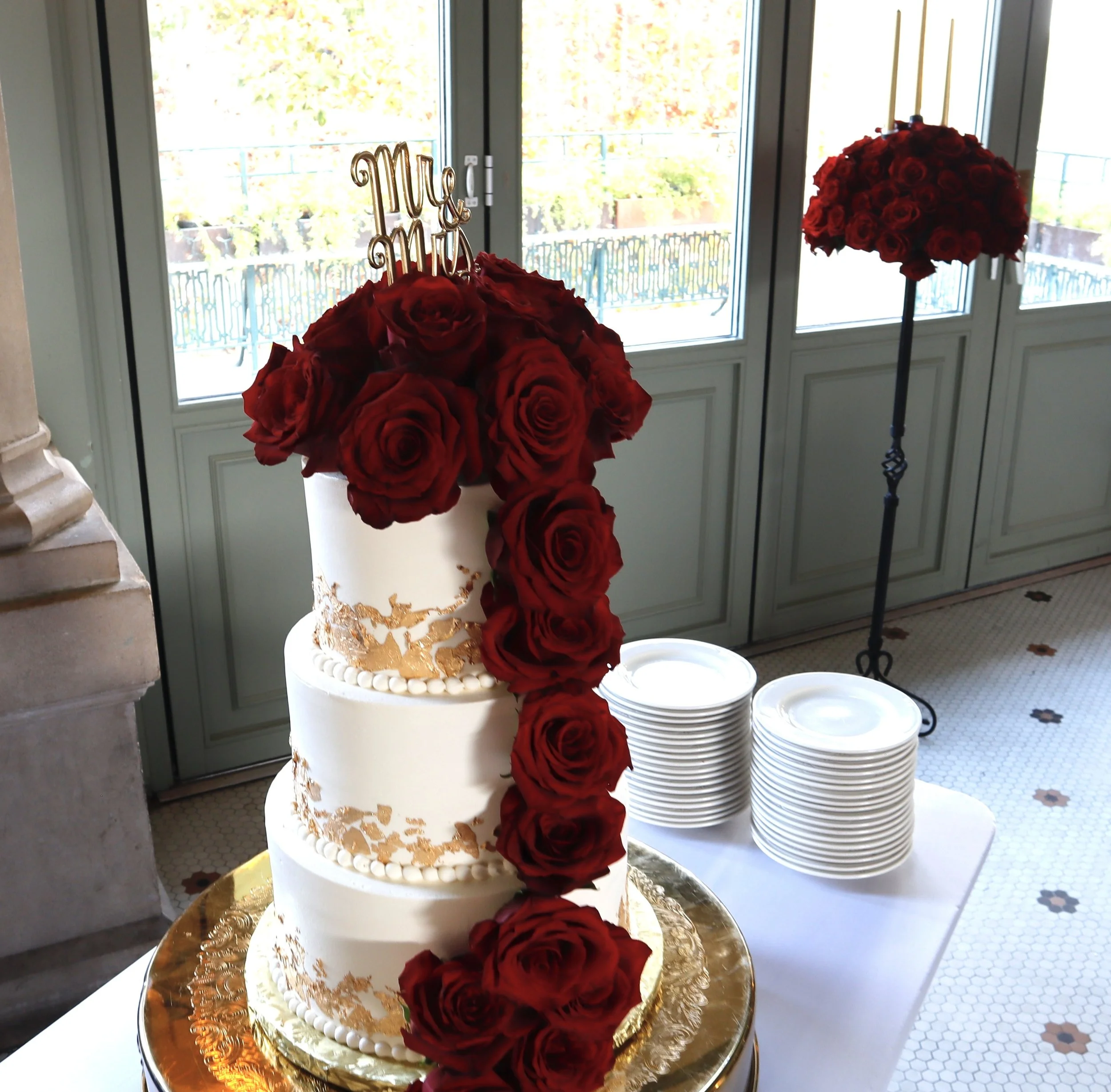 Seasonal Flowers for the Cake