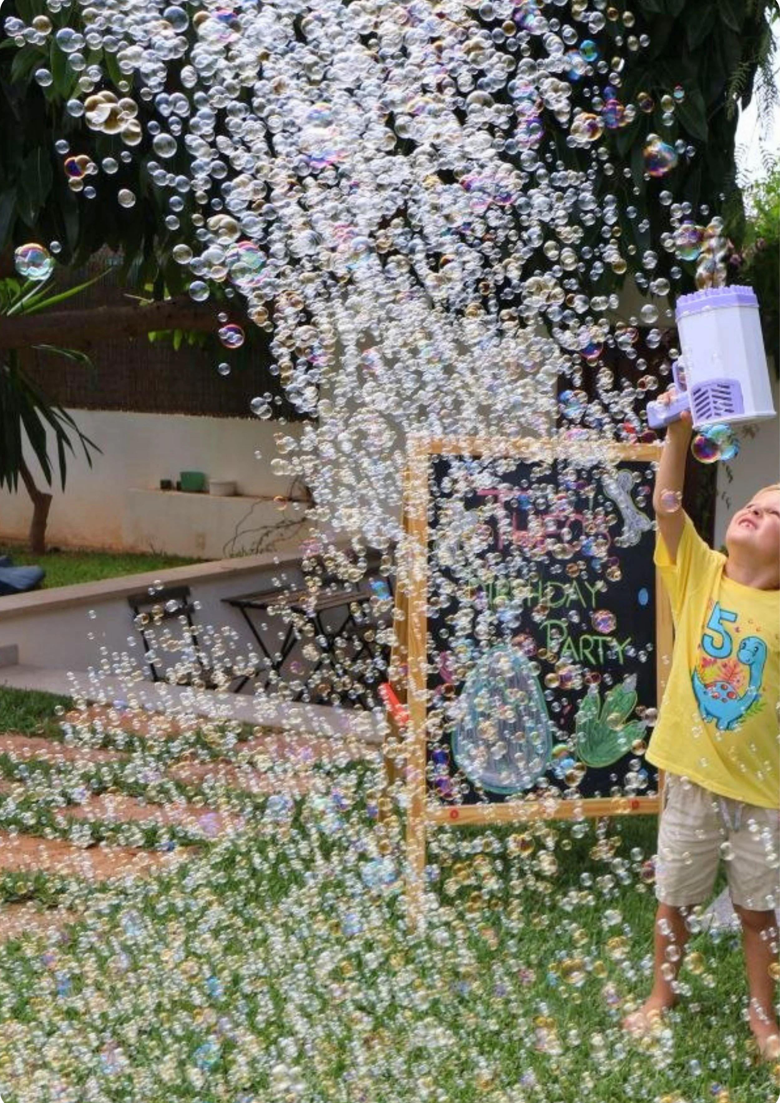 Bubble show and children birthday party by Norivan  Kids Entertainment Andratx Mallorca.