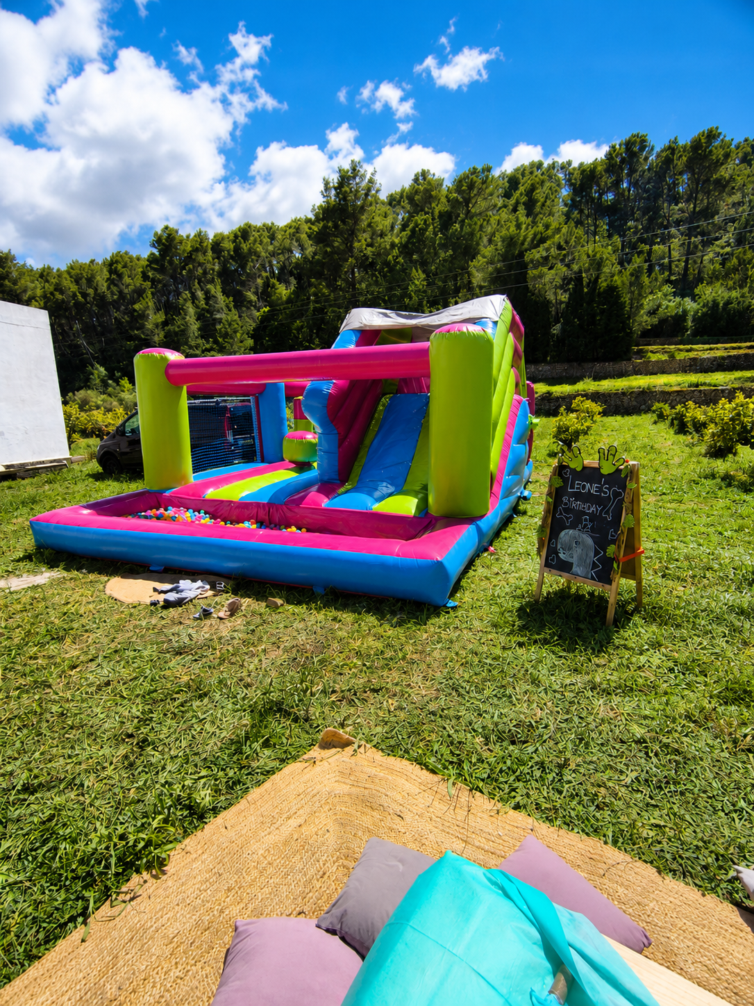 Bouncy castle rental for a kids’ birthday party in Esporles, Mallorca