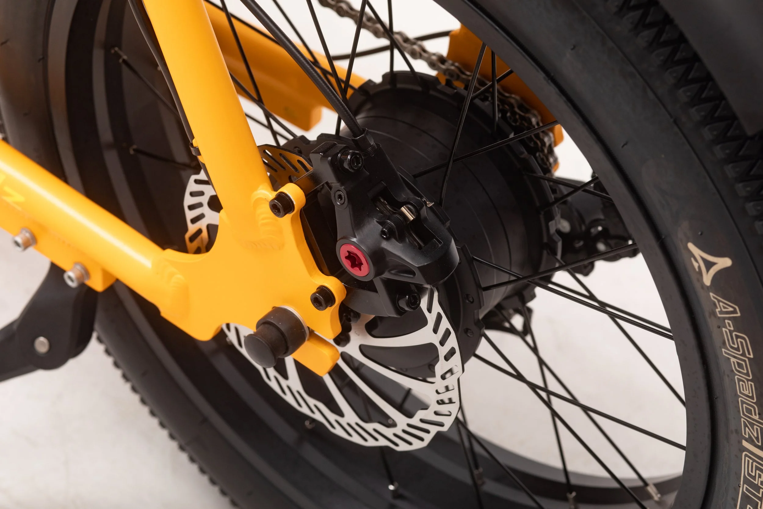 2fly-urban-ebike-scrambler-fat-tire-cafe-racer-color-amarillo-homologada-espana