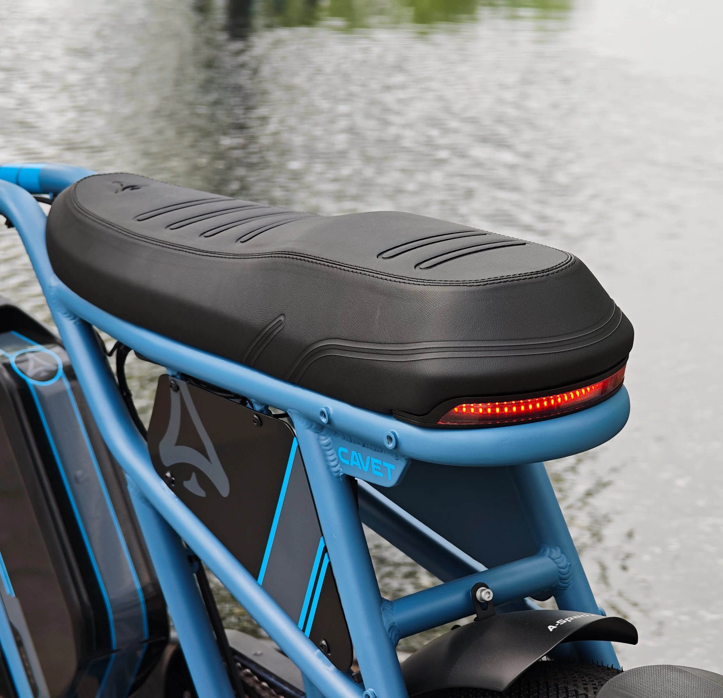 2fly-urban-ebike-scrambler-fat-tire-cafe-racer-color-azul-homologada-espana
