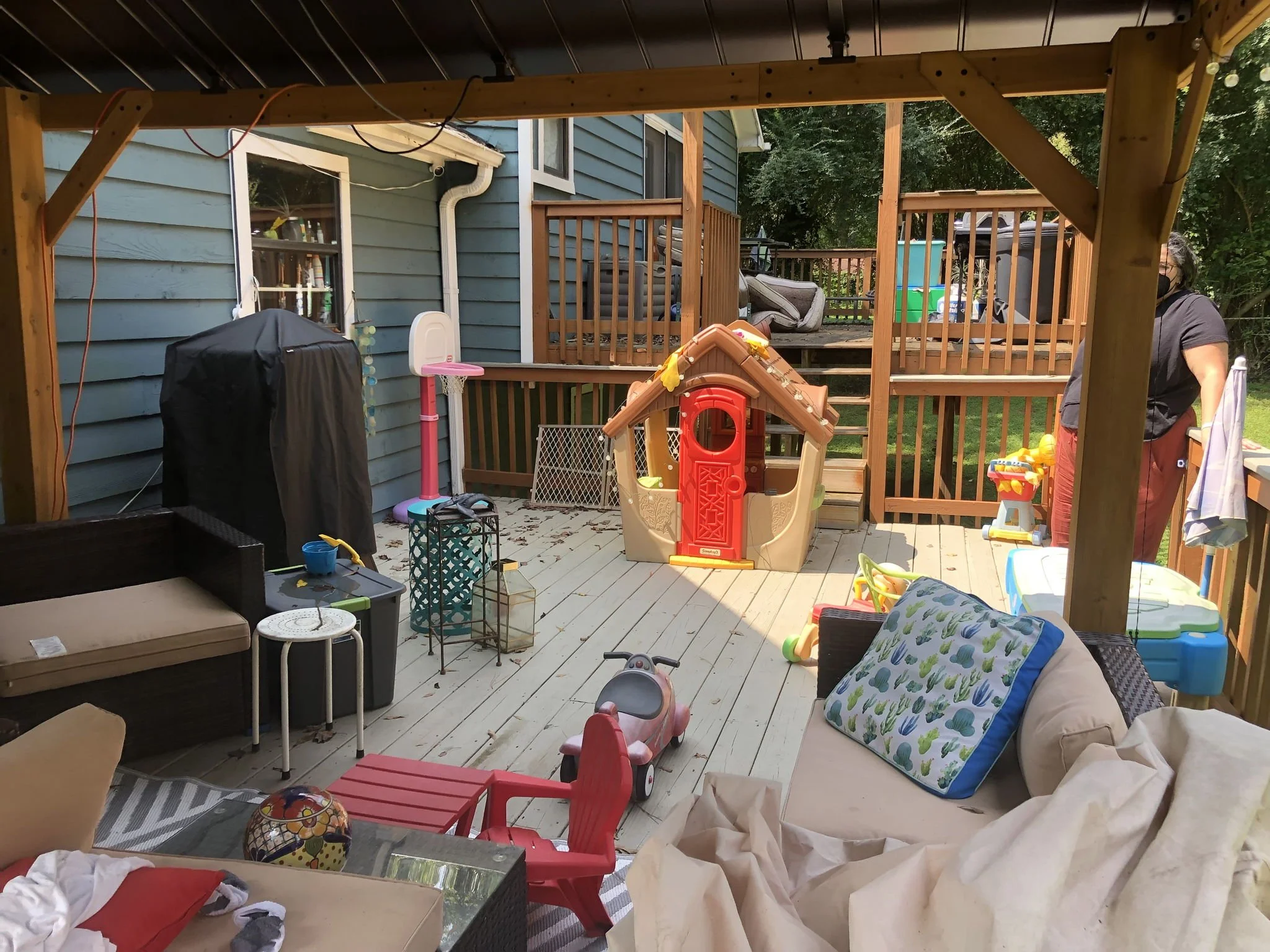 Outdoor space before staging.