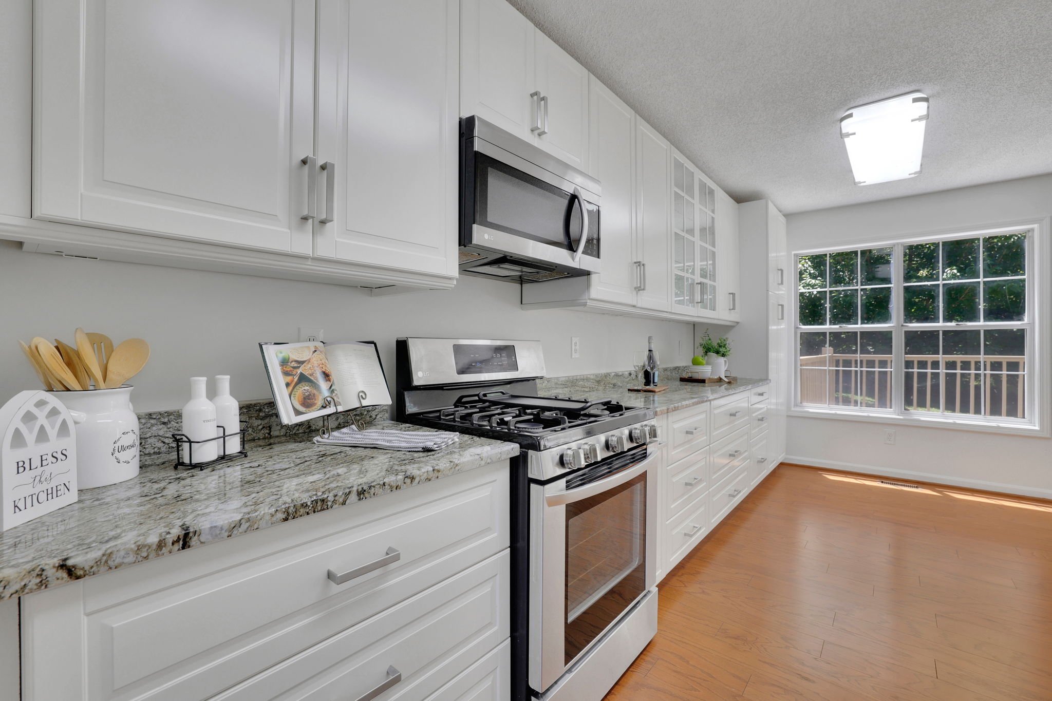 The after staging helped establish a more cohesive and intentional kitchen experience for potential buyers.