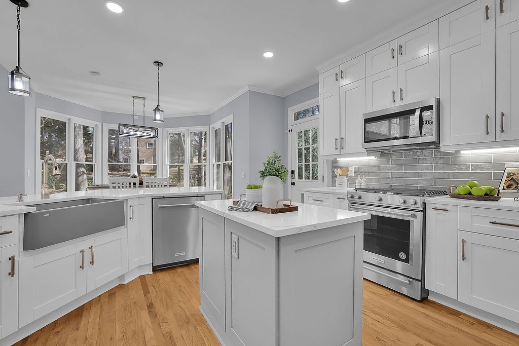 By simplifying the space and highlighting key features, the kitchen now presents as more modern, spacious, and market-ready. Strategic marketing applied. Multiple offers = Sold over $50K