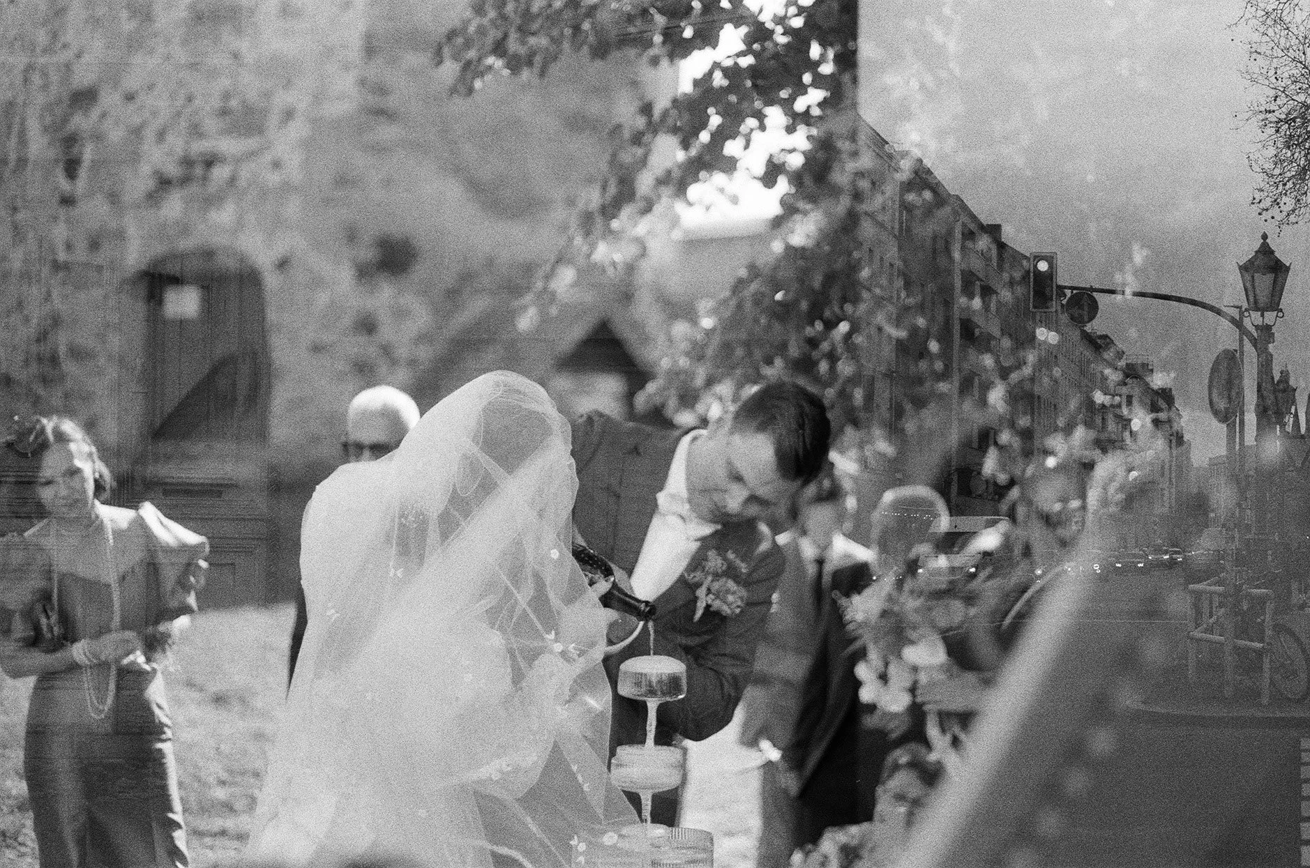 Elena Bueriberi copyright - Echoes of a wedding5.jpg