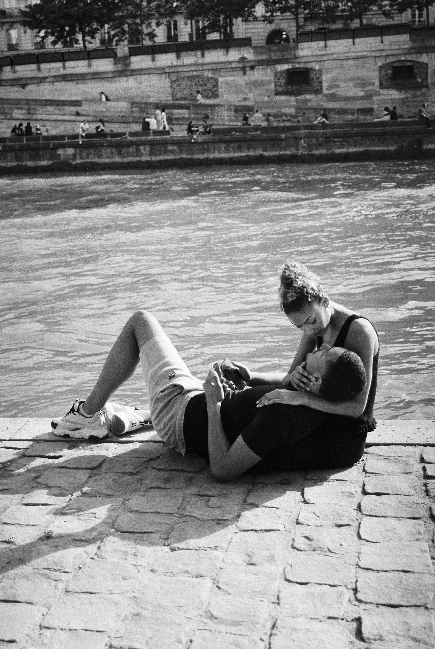 Faces by the Seine