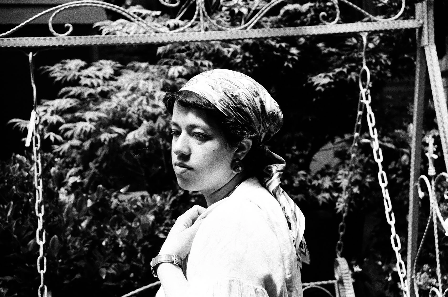 Elena Bueriberi copyright- Faces by the Seine11.jpg