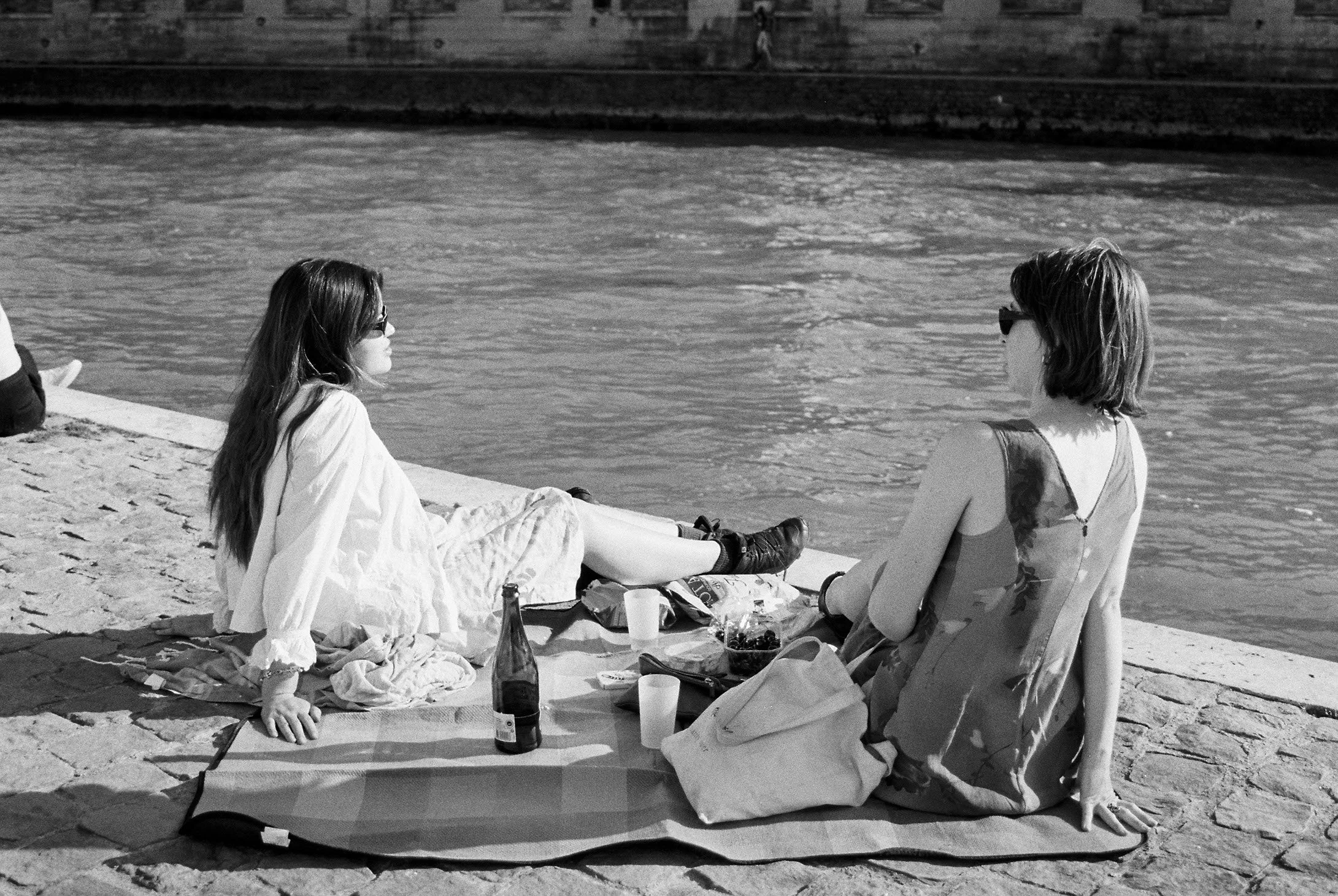 Elena Bueriberi copyright- Faces by the Seine14.jpg