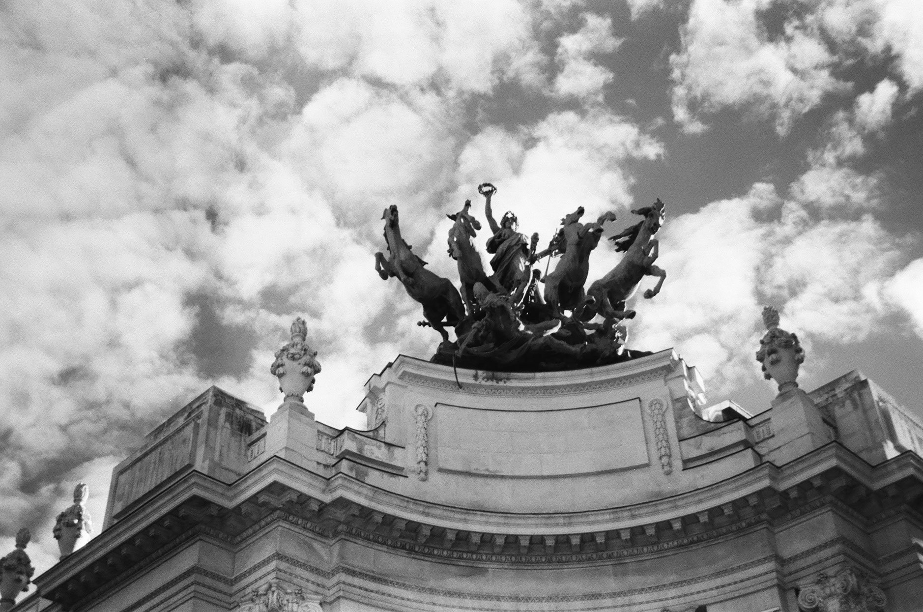 Elena Bueriberi copyright - Paris Infrared2.jpg
