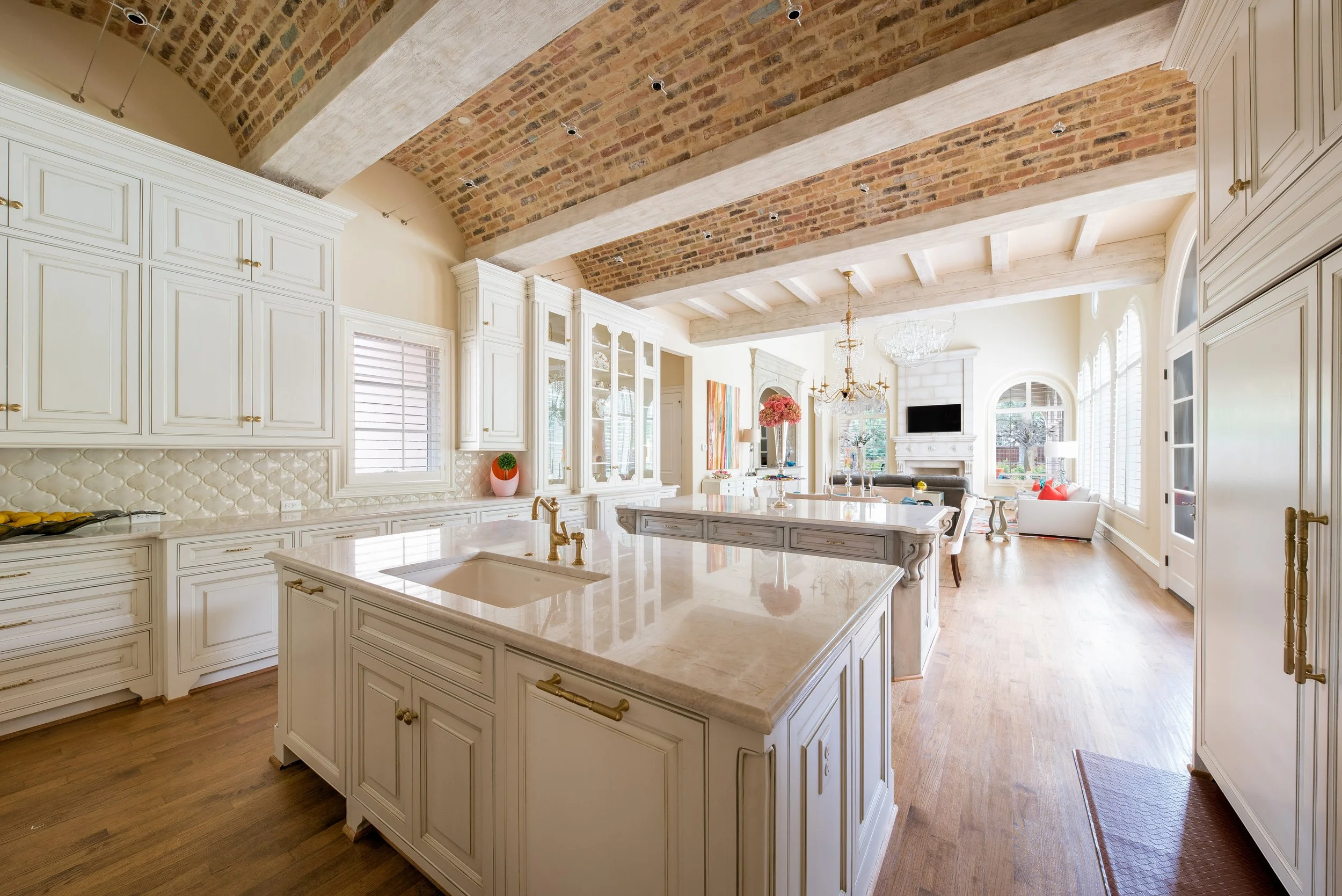 Kitchen to FR.jpg