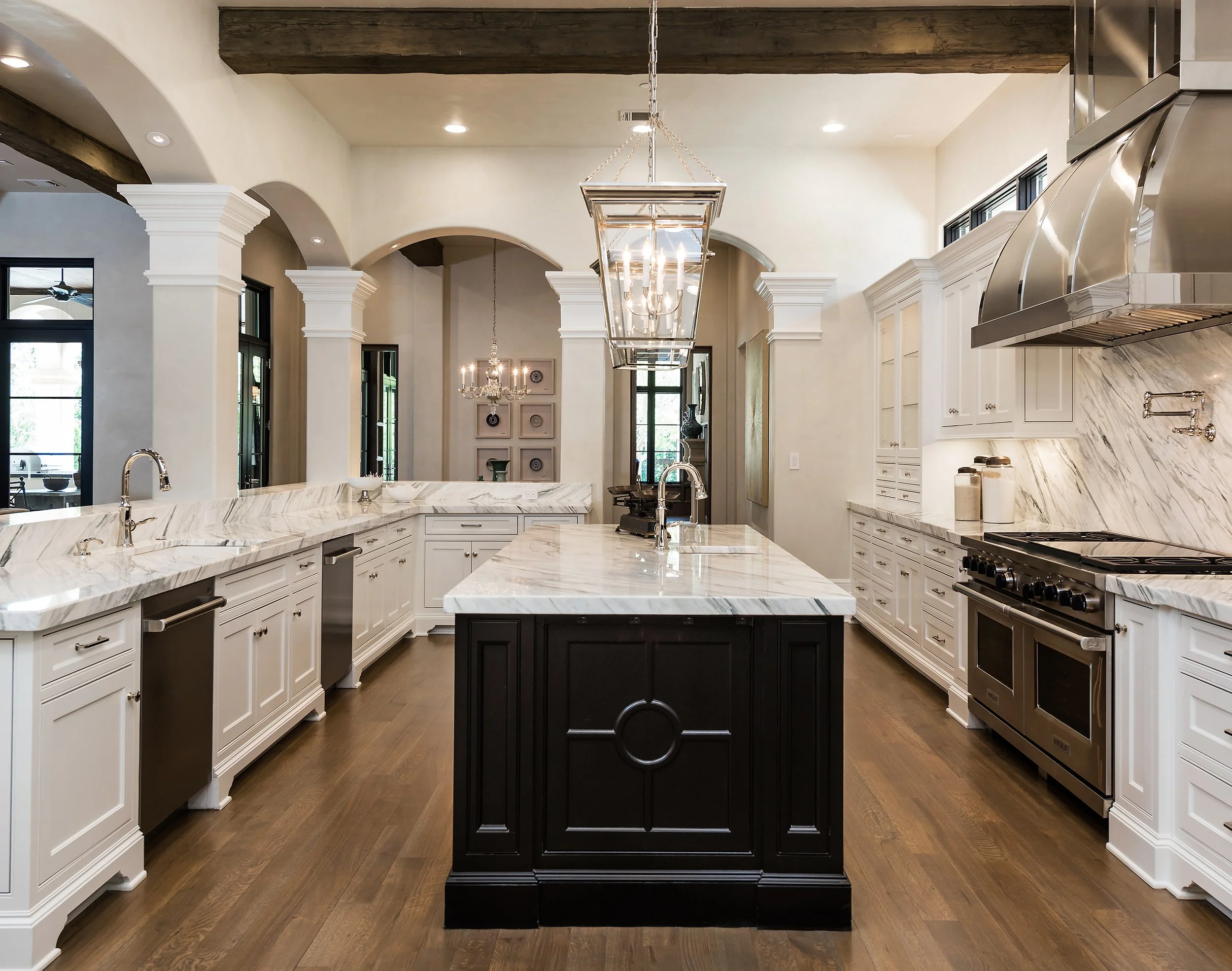 4926 Deloache Kitchen 3299H.jpg