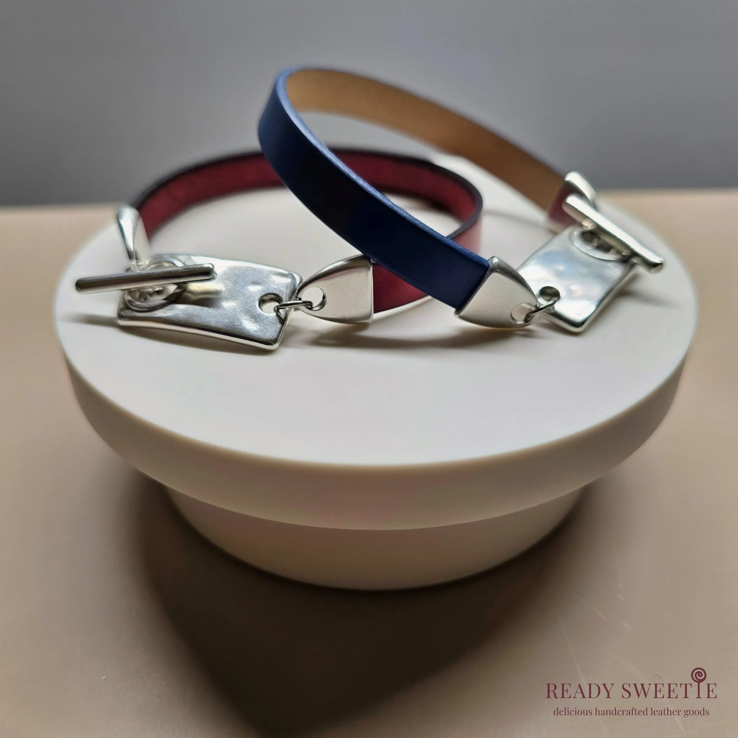 Single 10mm Leather Bracelet, Silver Toggle, Size XL