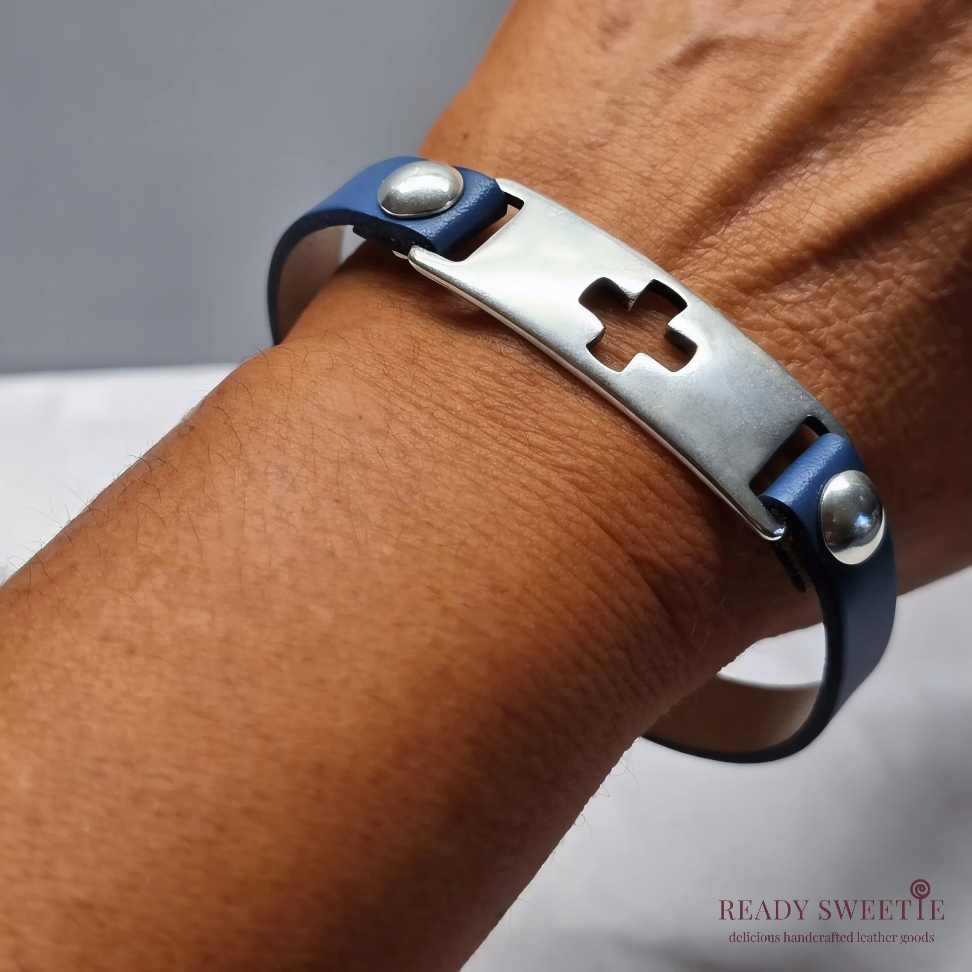 Blue_T1D_Cross_on_wrist+watermarked.jpg