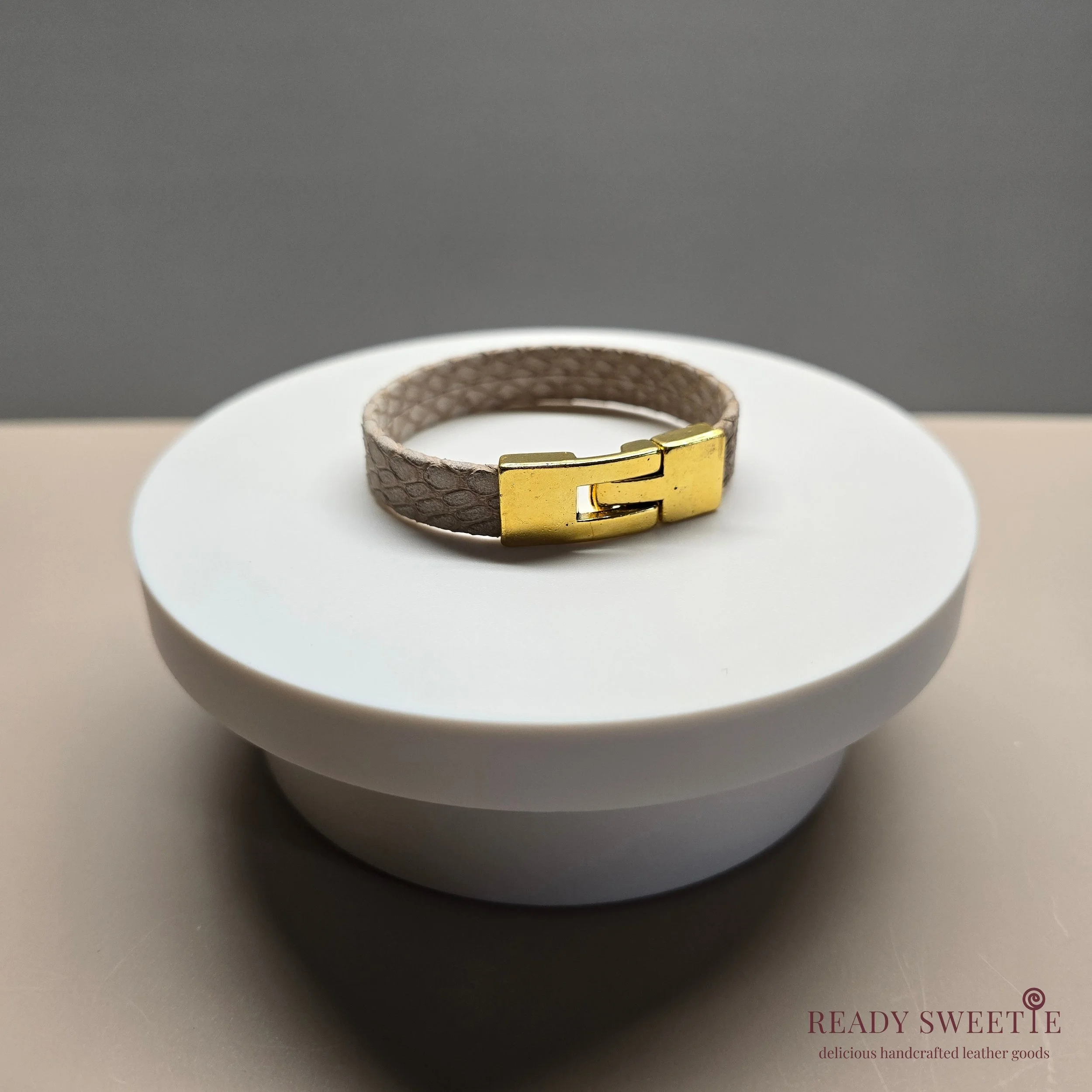 Leather Bracelet, Beige Savannah with Gold Clasp, Size XS