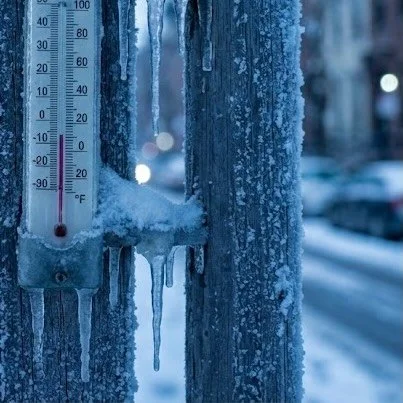‼️WARMING SHELTER ACTIVATION: 
Due to inclement weather, the City of Hot Springs Community Resource Center will be open as an overnight warming shelter on Sunday night, 12/14/25.
Guests should arrive at 4:30 PM
👋First come, first served
👣Maximum ca