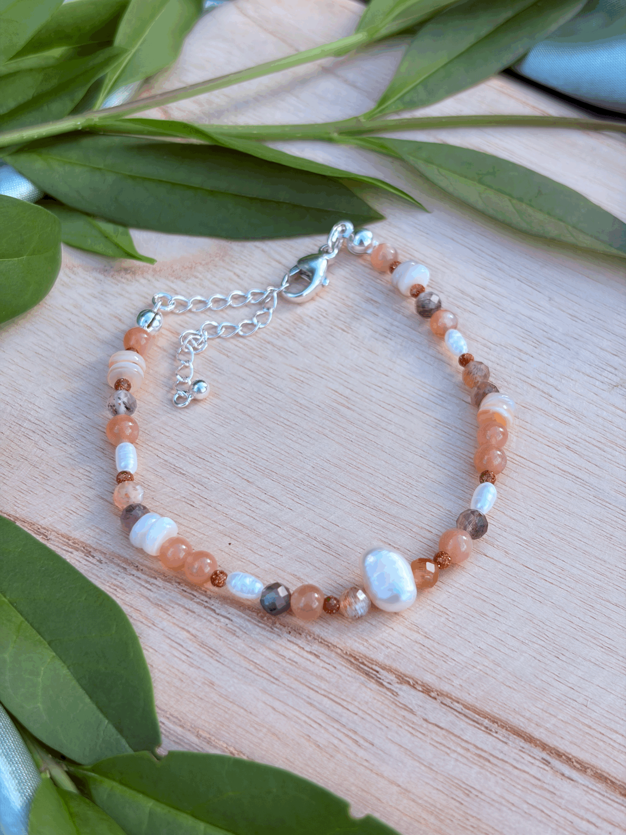 Perlmutt Armband mit Mondstein, Goldfluss und großer Süßwasserperle